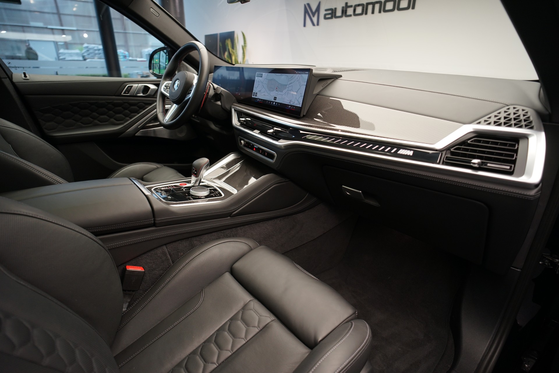 BMW X6M Steptronic M Competition *CH-Fahrzeug* *Carbon* *B&W*-image-14