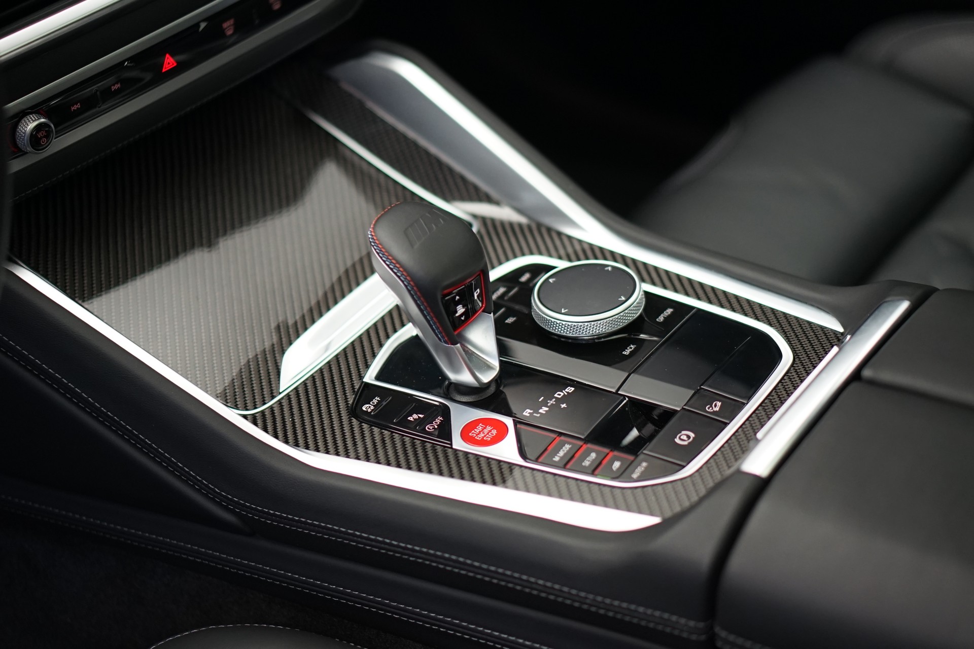 BMW X6M Steptronic M Competition *CH-Fahrzeug* *Carbon* *B&W*-image-30