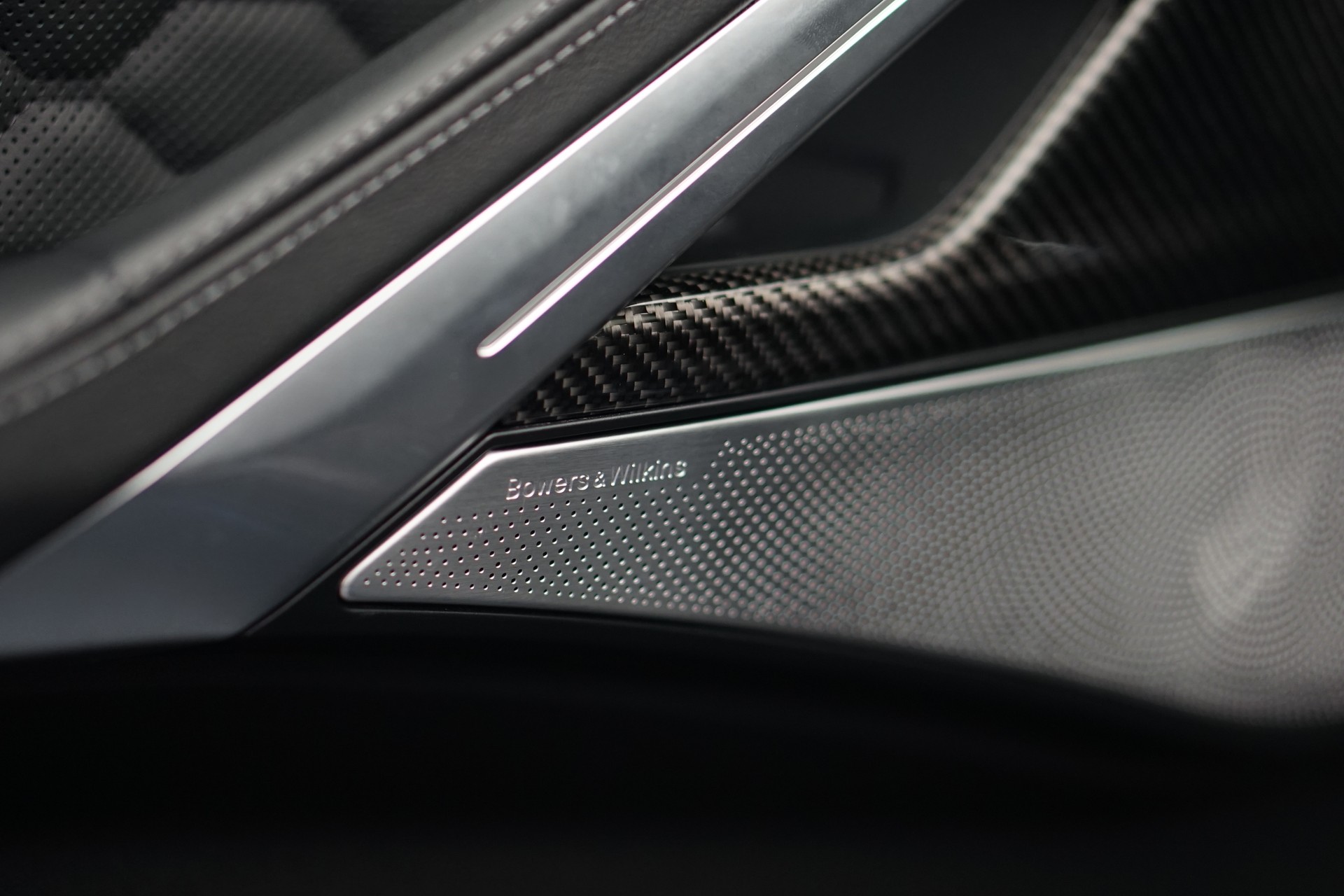 BMW X6M Steptronic M Competition *CH-Fahrzeug* *Carbon* *B&W*-image-26