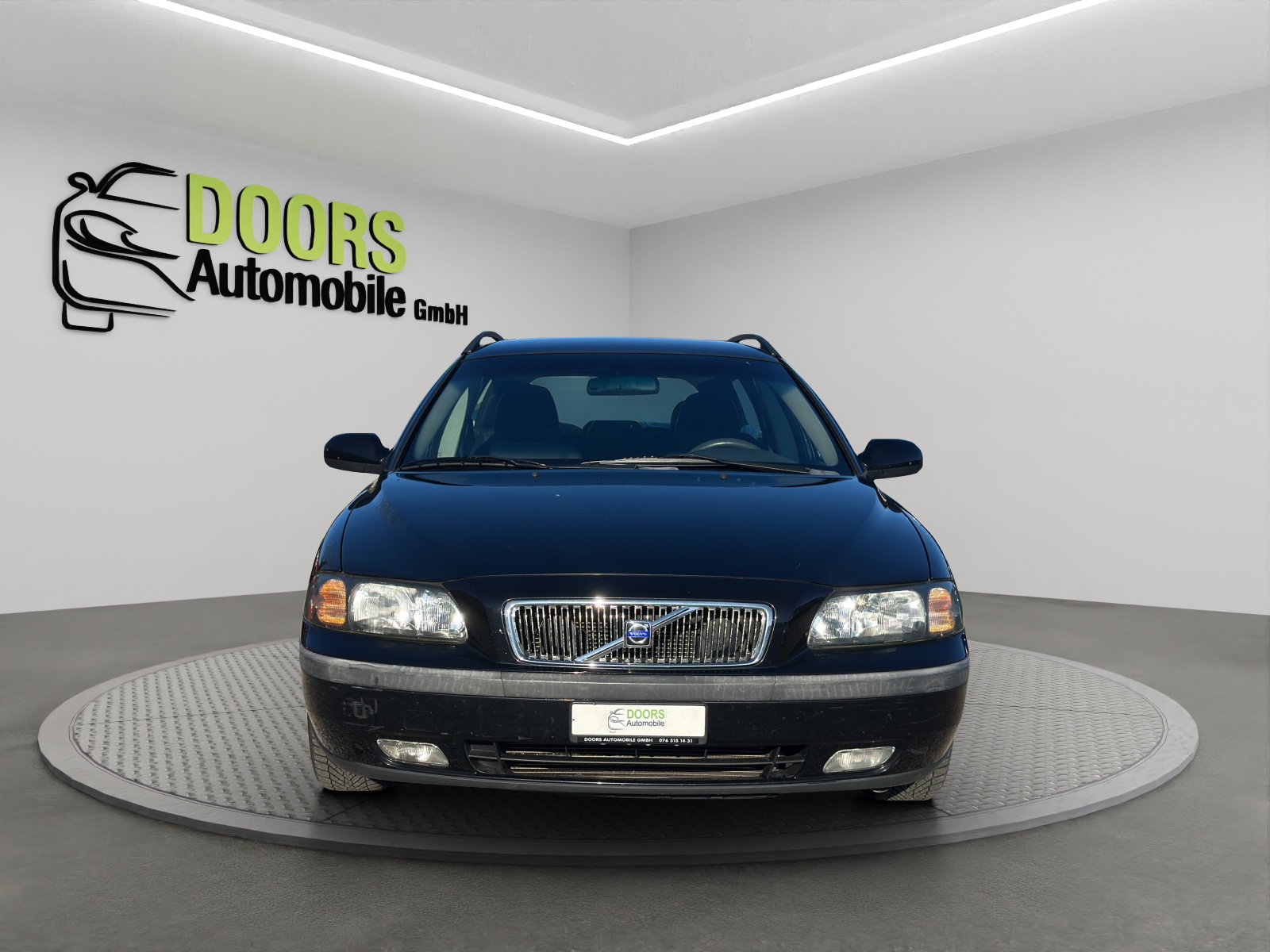 VOLVO V70 2.0T-showroom-element-1