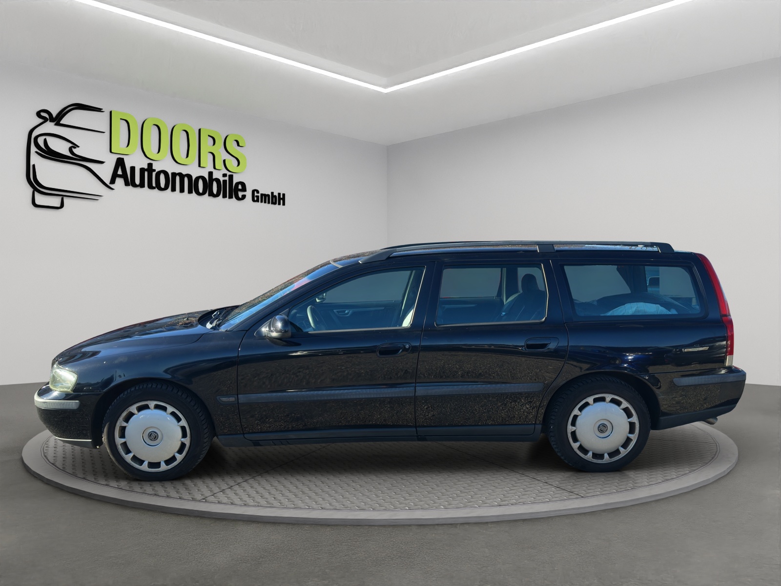 VOLVO V70 2.0T-image-4