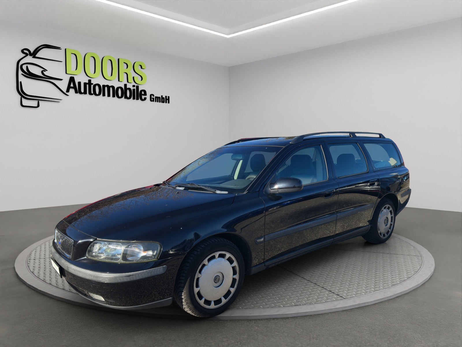 VOLVO V70 2.0T-showroom-element-2