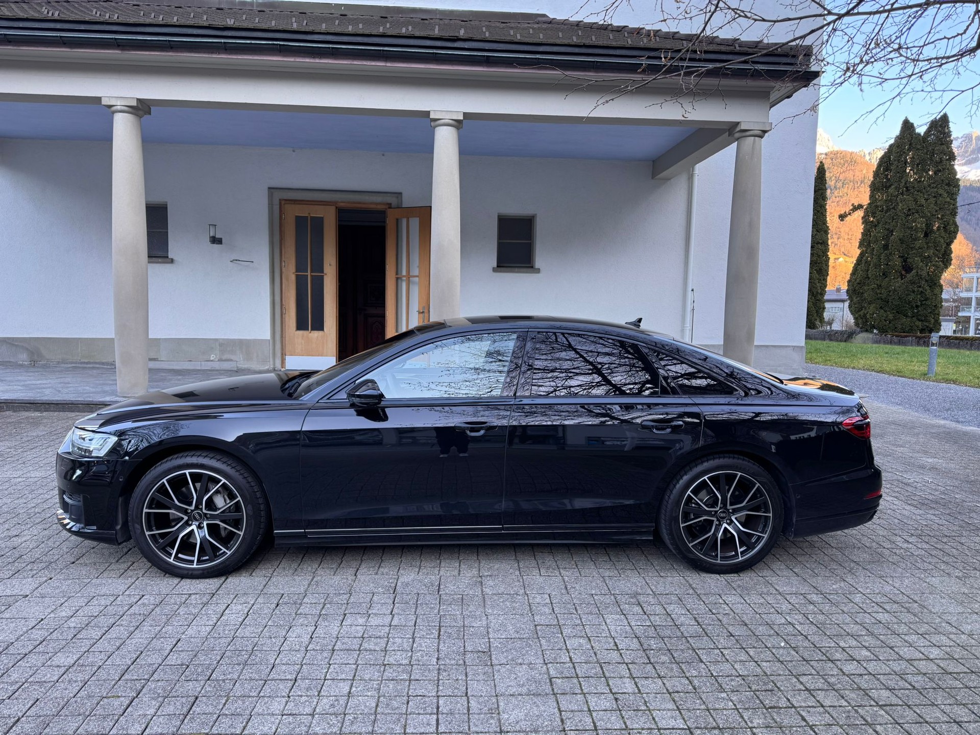 AUDI A8 50 TDI quattro tiptronic-image-2