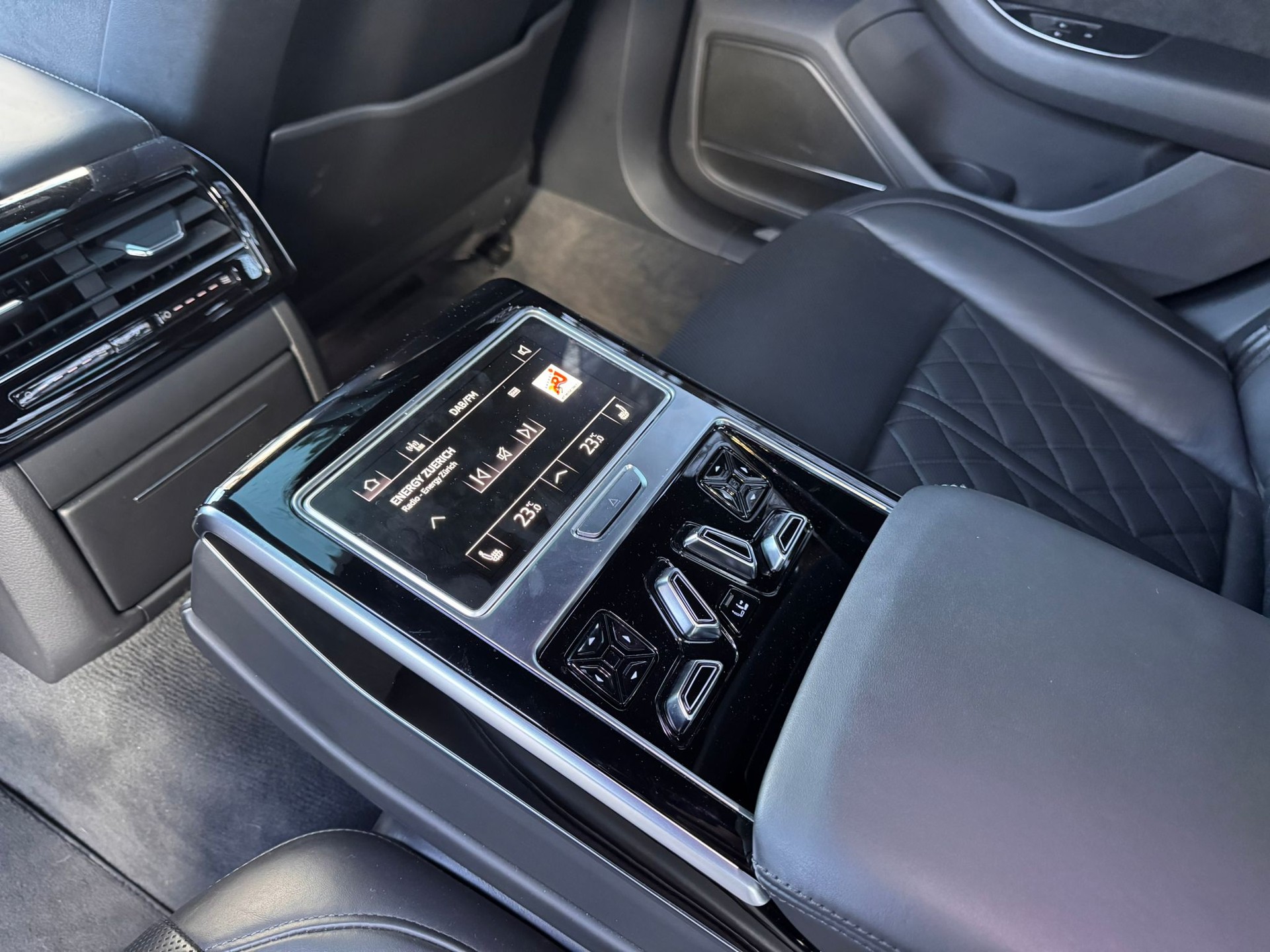 AUDI A8 50 TDI quattro tiptronic-image-7