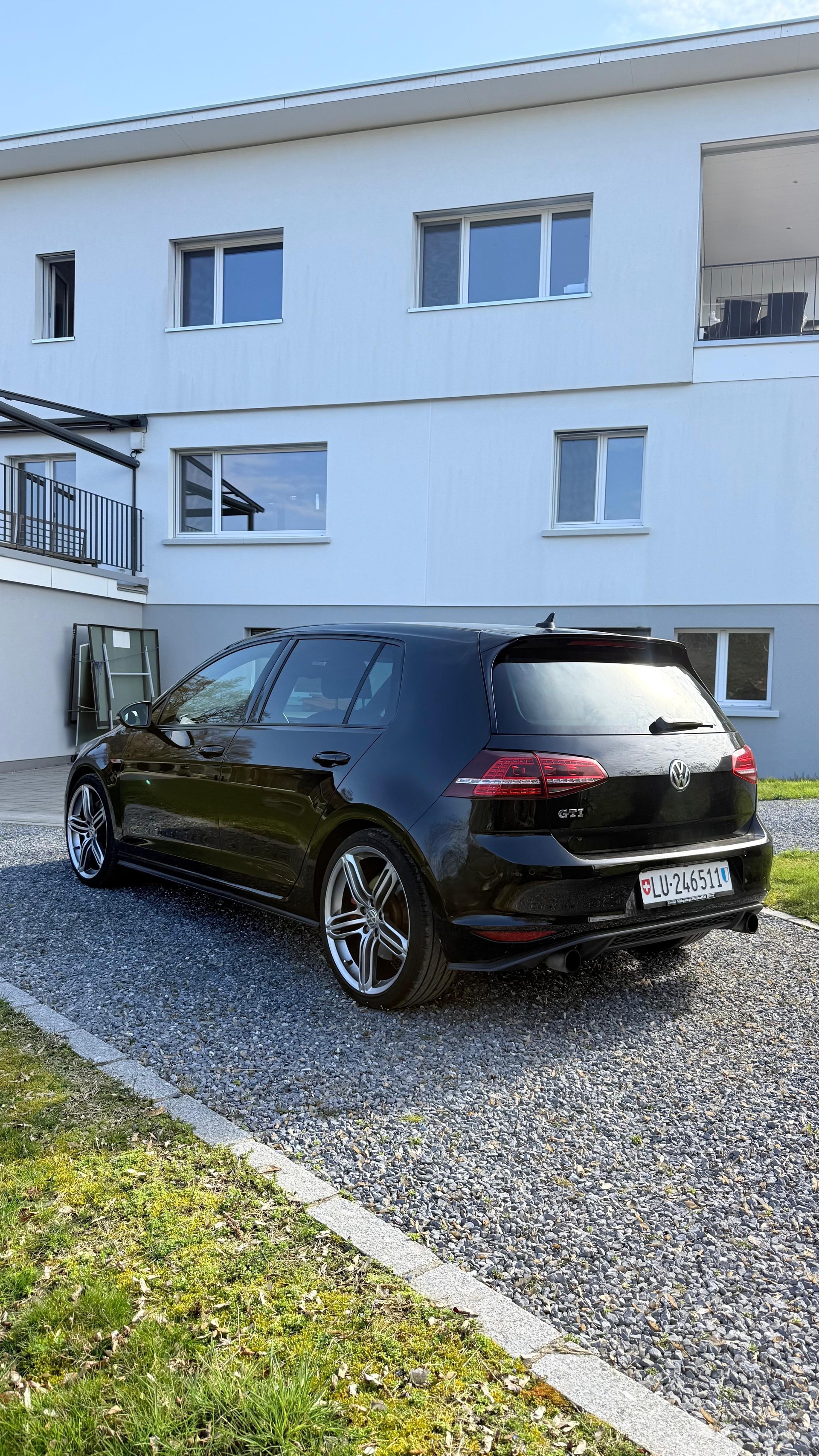 VW Golf 2.0 TSI GTI Performance DSG-image-3