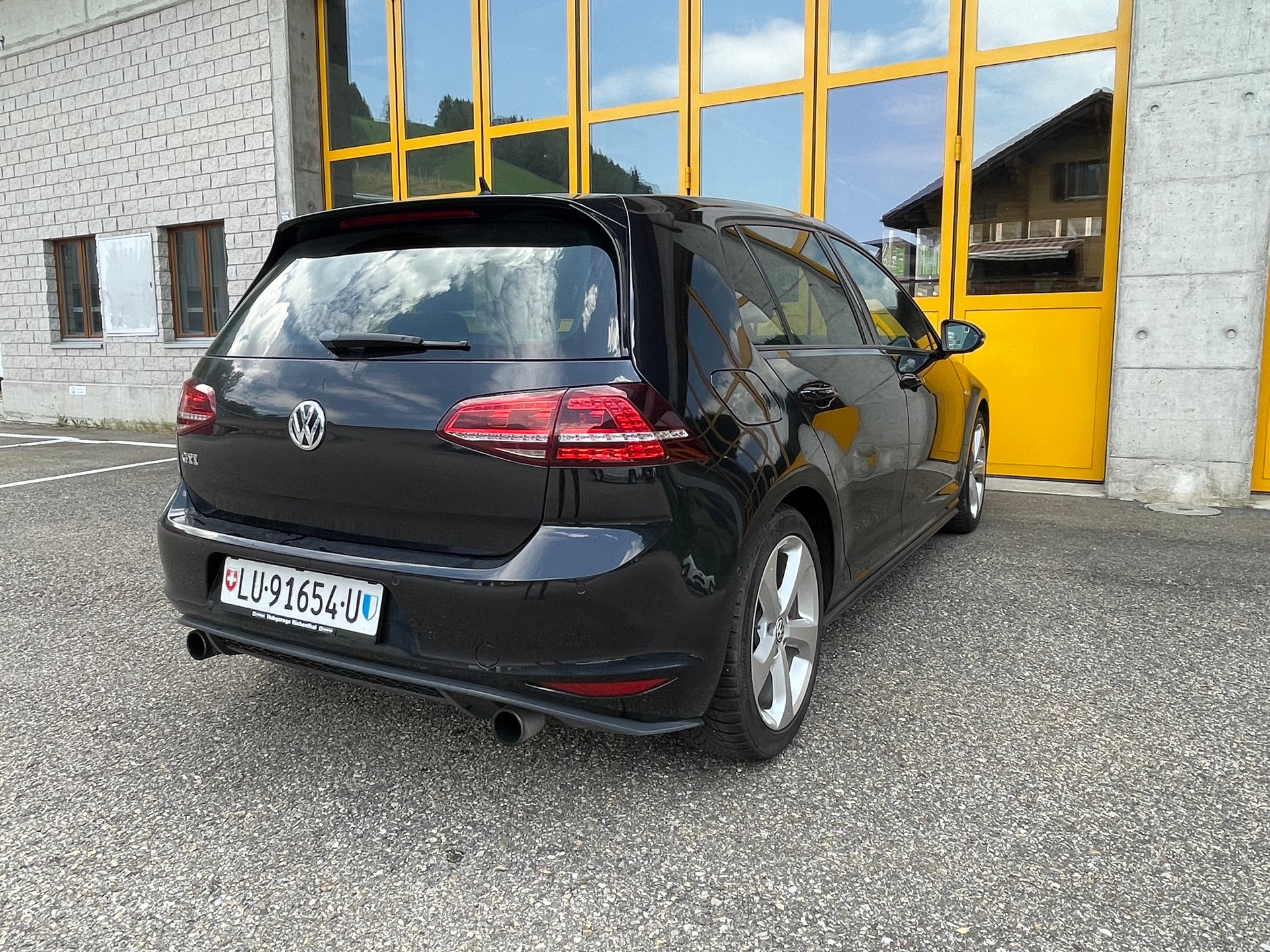 VW Golf 2.0 TSI GTI Performance DSG-image-6