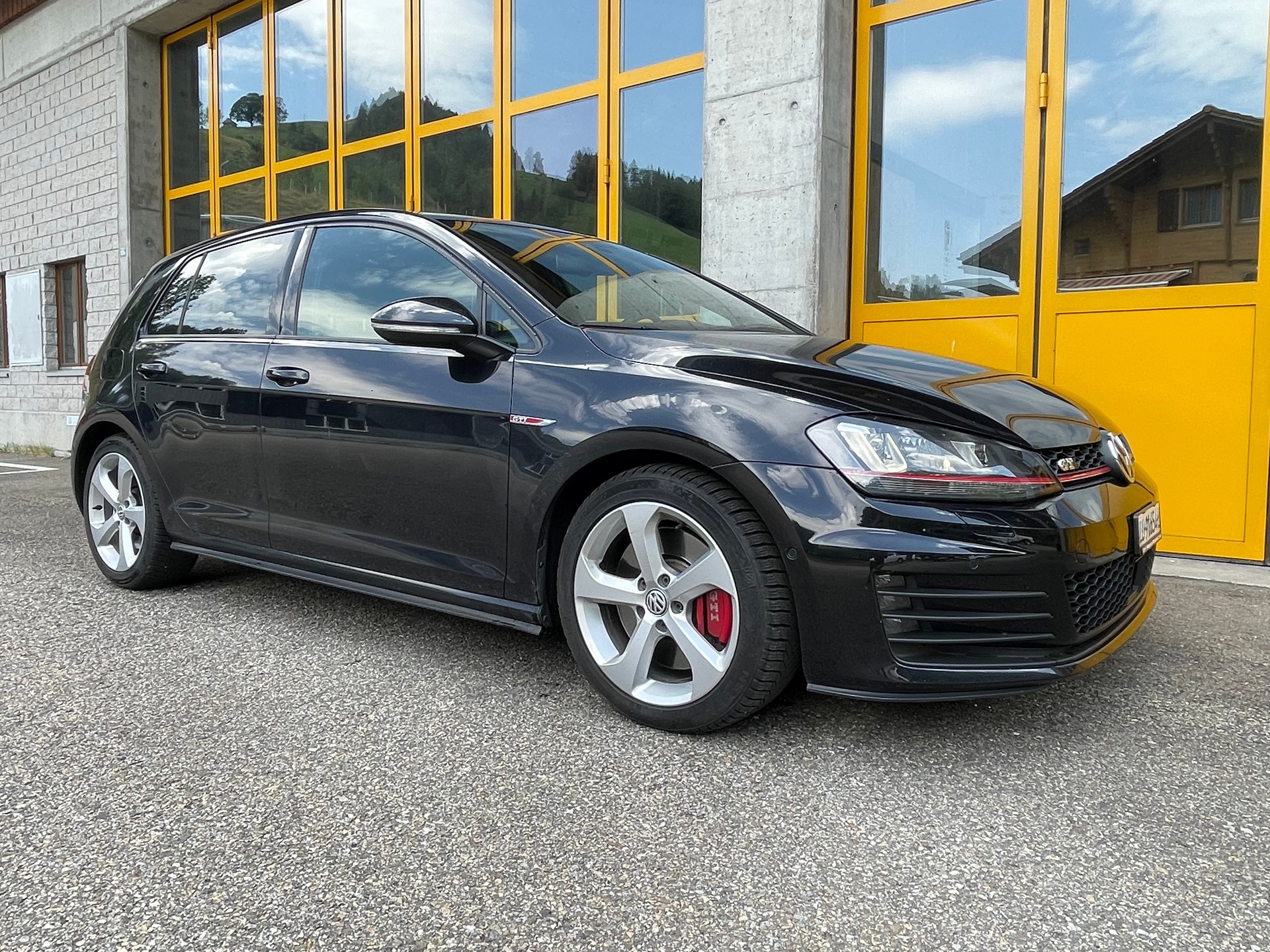 VW Golf 2.0 TSI GTI Performance DSG-image-9