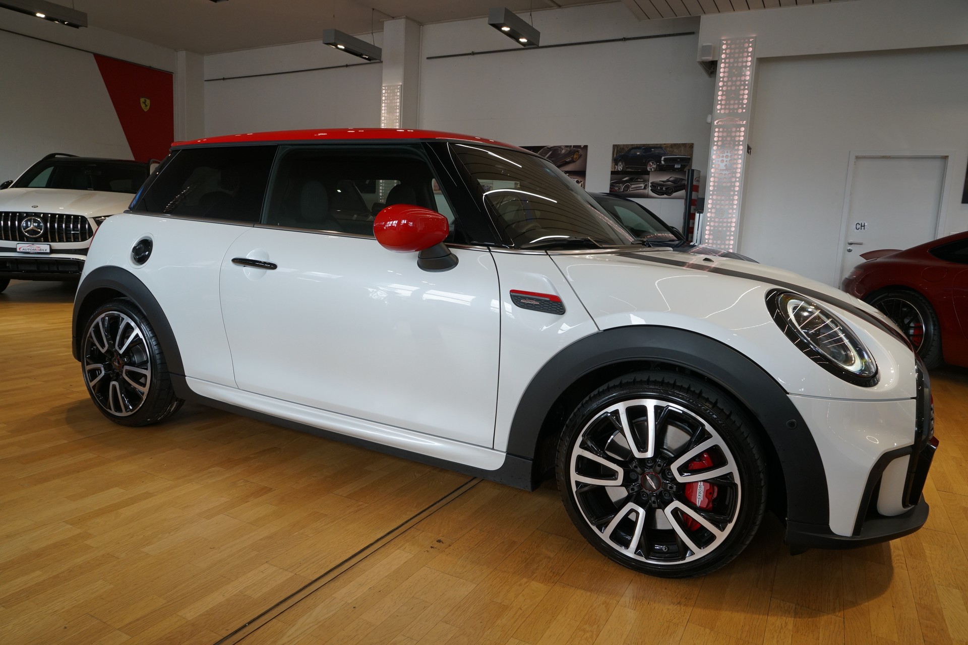 MINI Cooper John Cooper Works Steptronic-image-10