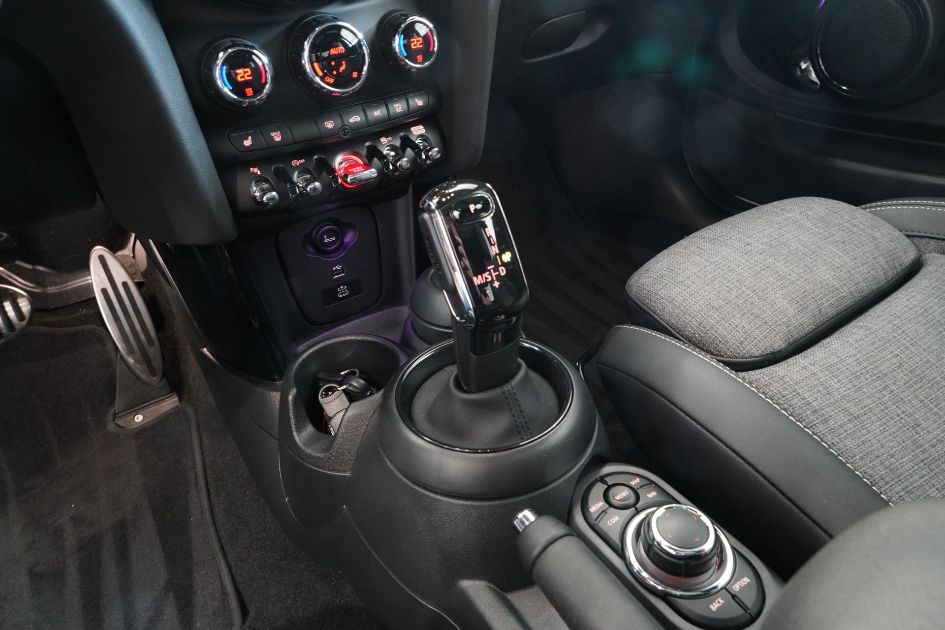 MINI Cooper John Cooper Works Steptronic-image-16