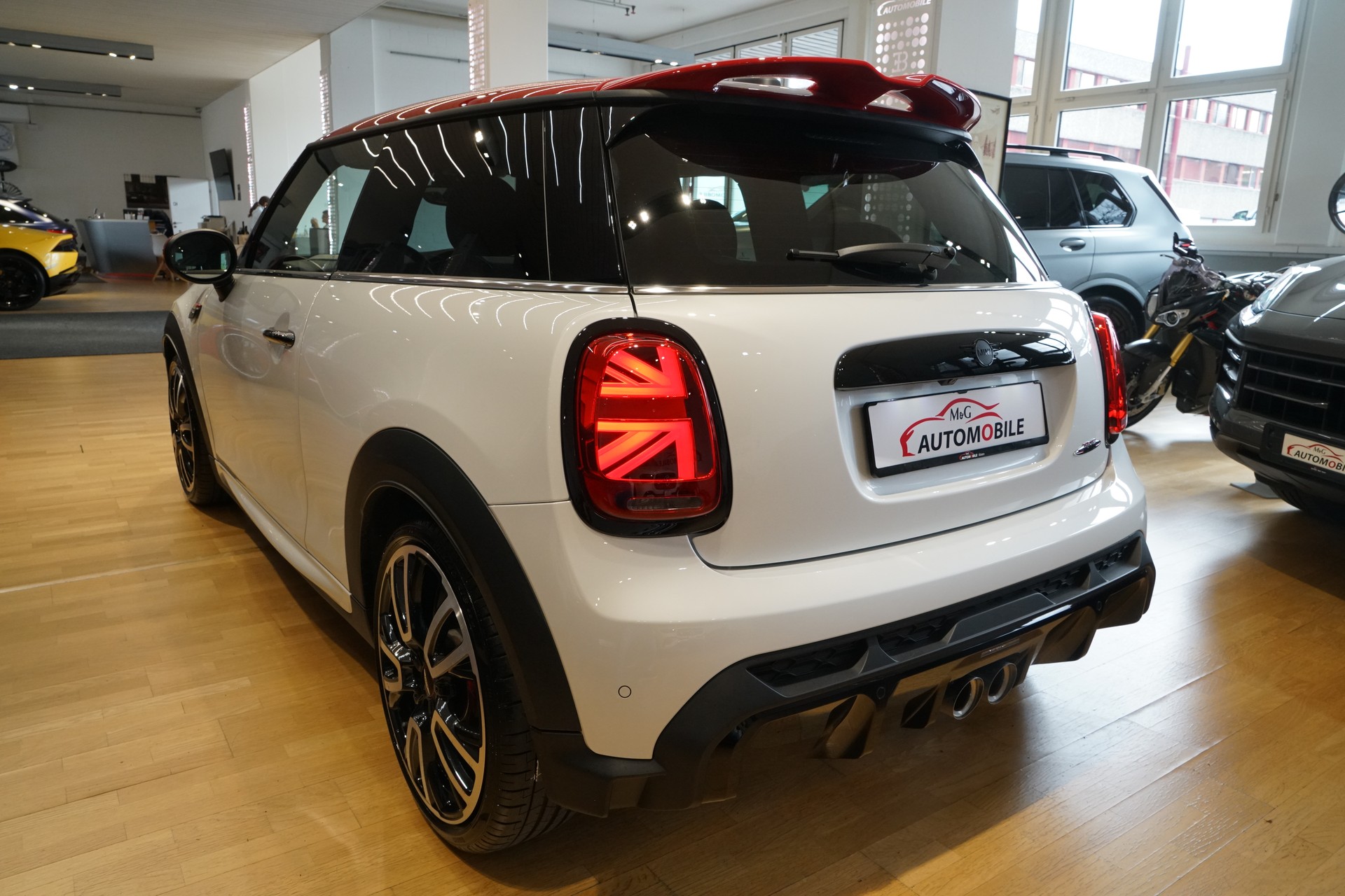 MINI Cooper John Cooper Works Steptronic-image-5