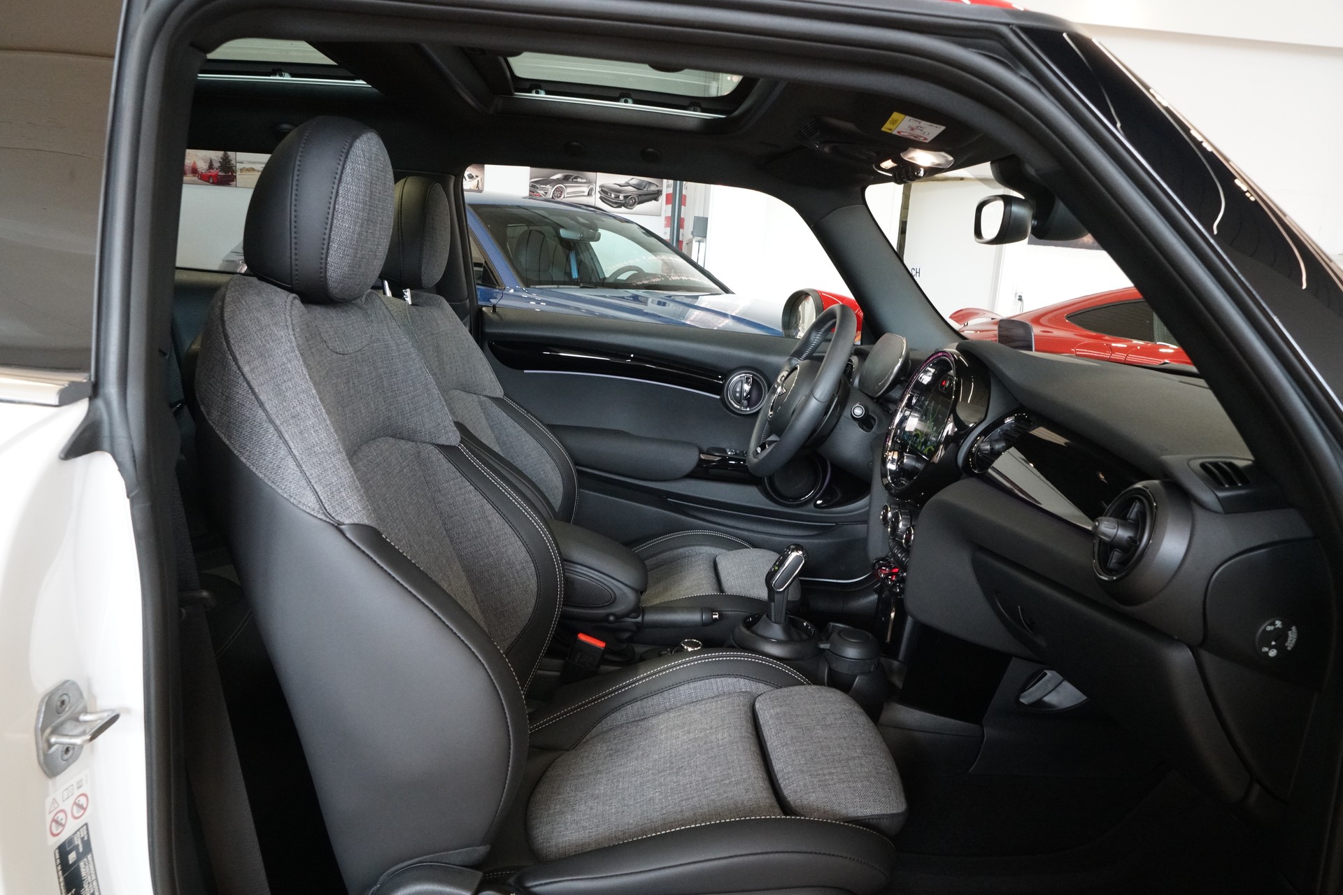 MINI Cooper John Cooper Works Steptronic-image-21