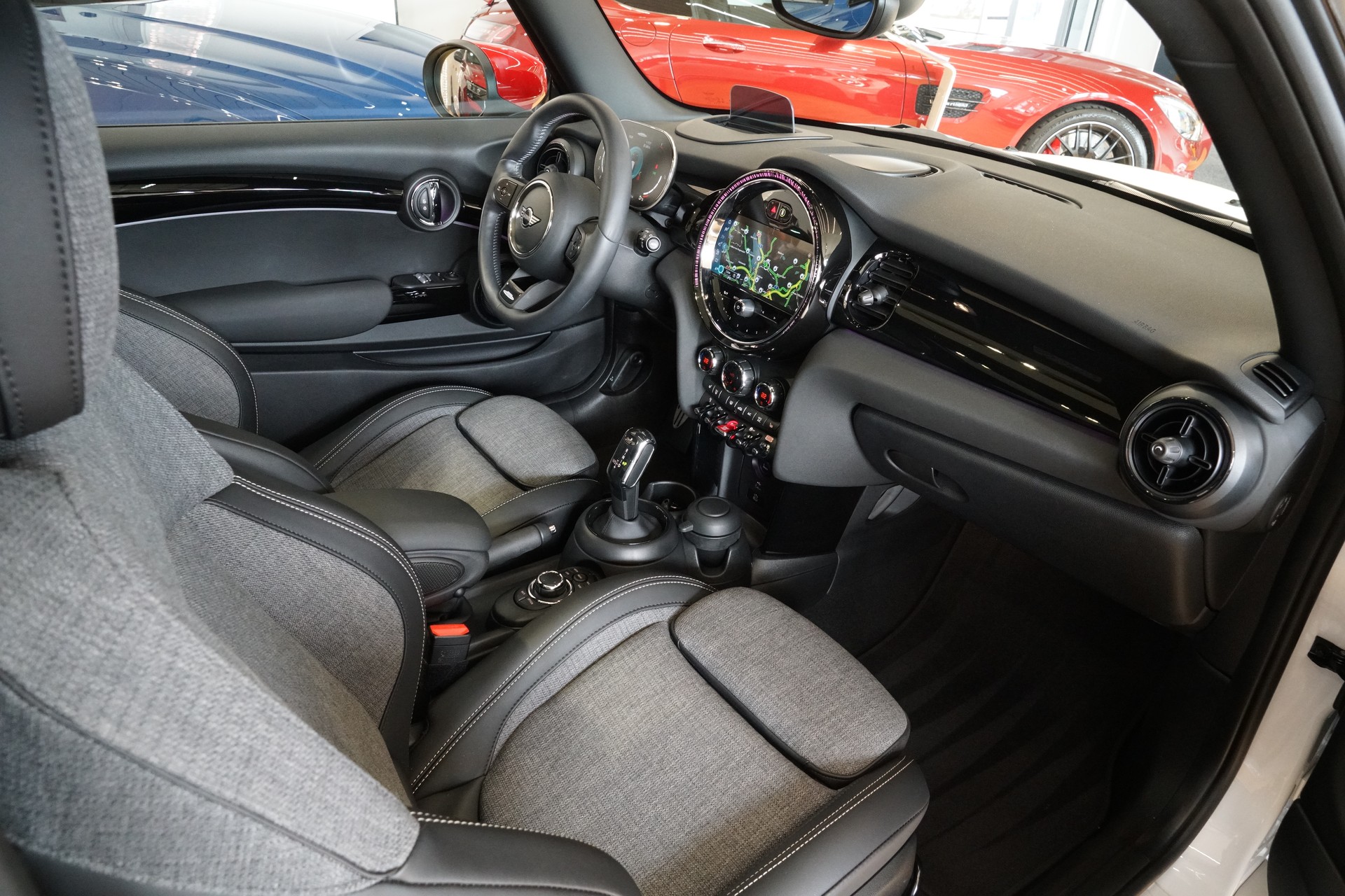 MINI Cooper John Cooper Works Steptronic-image-13