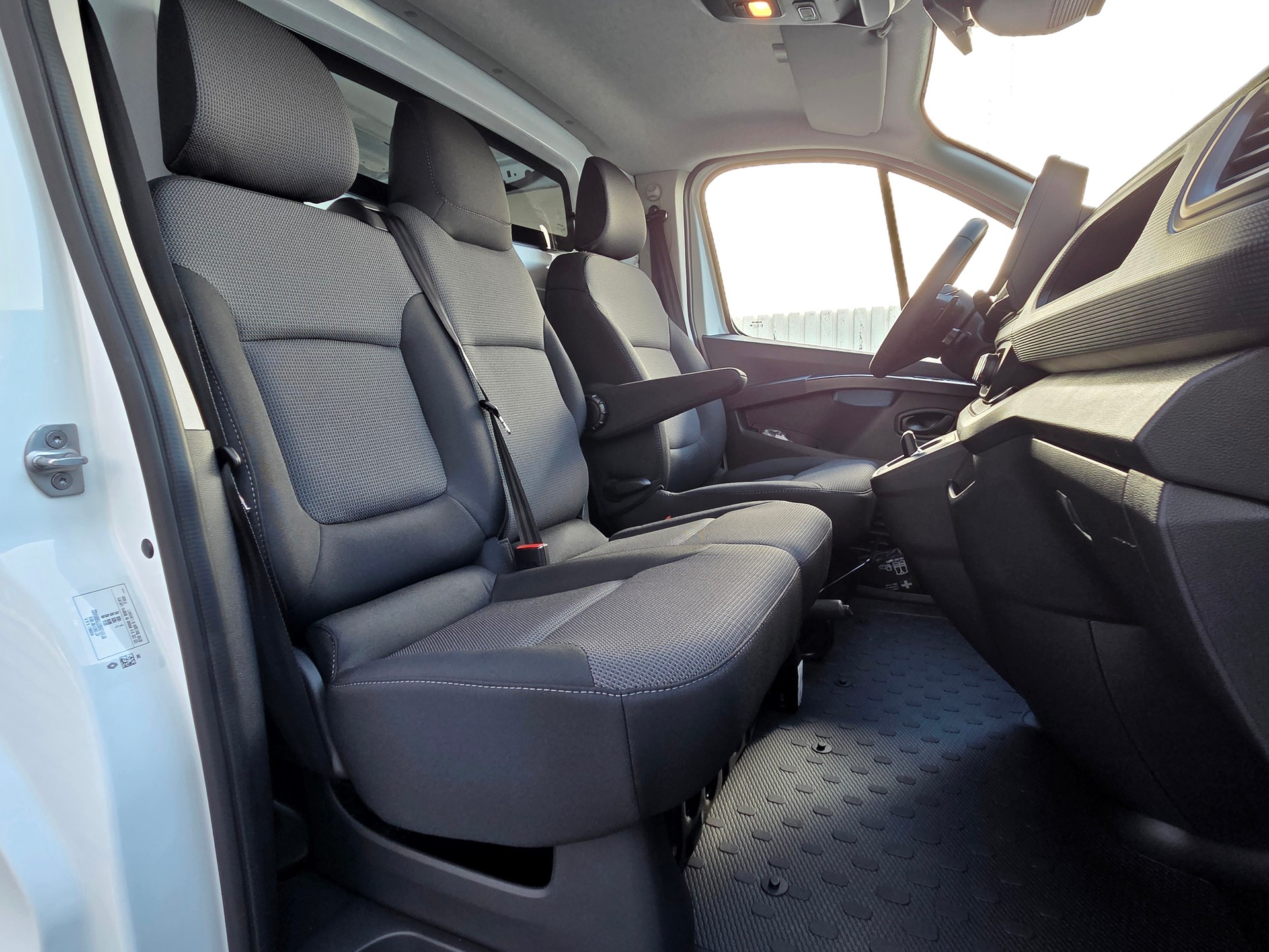 RENAULT Trafic Kaw. 3.0 t L1 H1 2.0 dCi Blue 150 Advance-image-5
