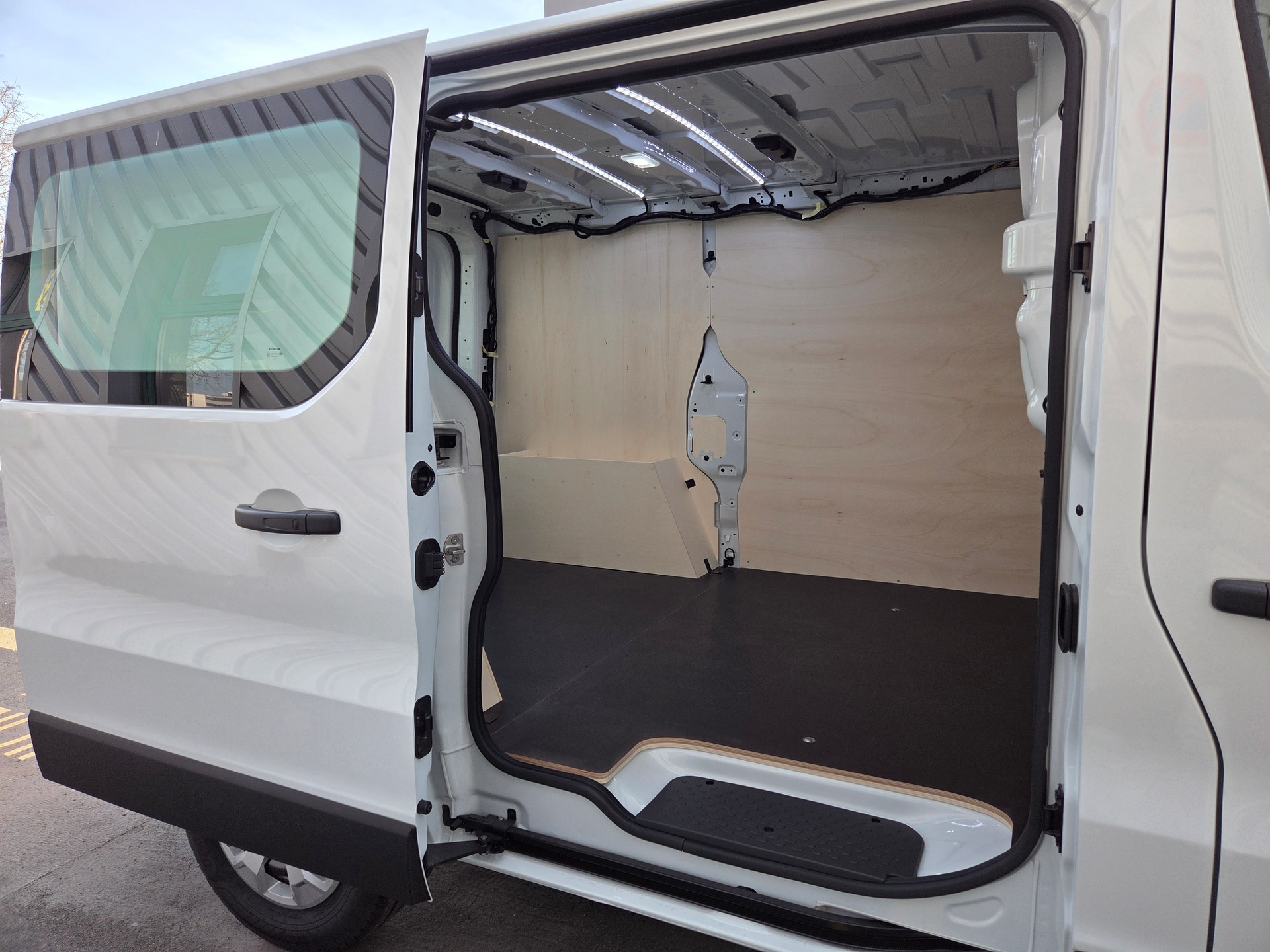 RENAULT Trafic Kaw. 3.0 t L1 H1 2.0 dCi Blue 150 Advance-image-6