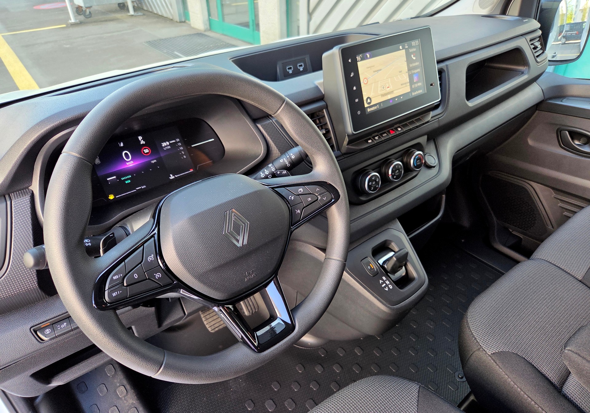 RENAULT Trafic Kaw. 3.0 t L1 H1 2.0 dCi Blue 150 Advance-image-9