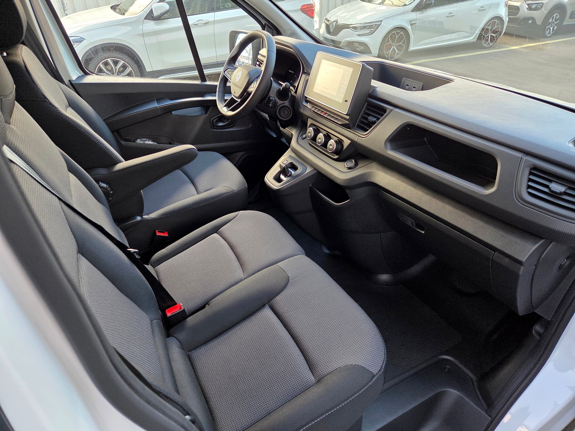 RENAULT Trafic Kaw. 3.0 t L1 H1 2.0 dCi Blue 150 Advance-image-10