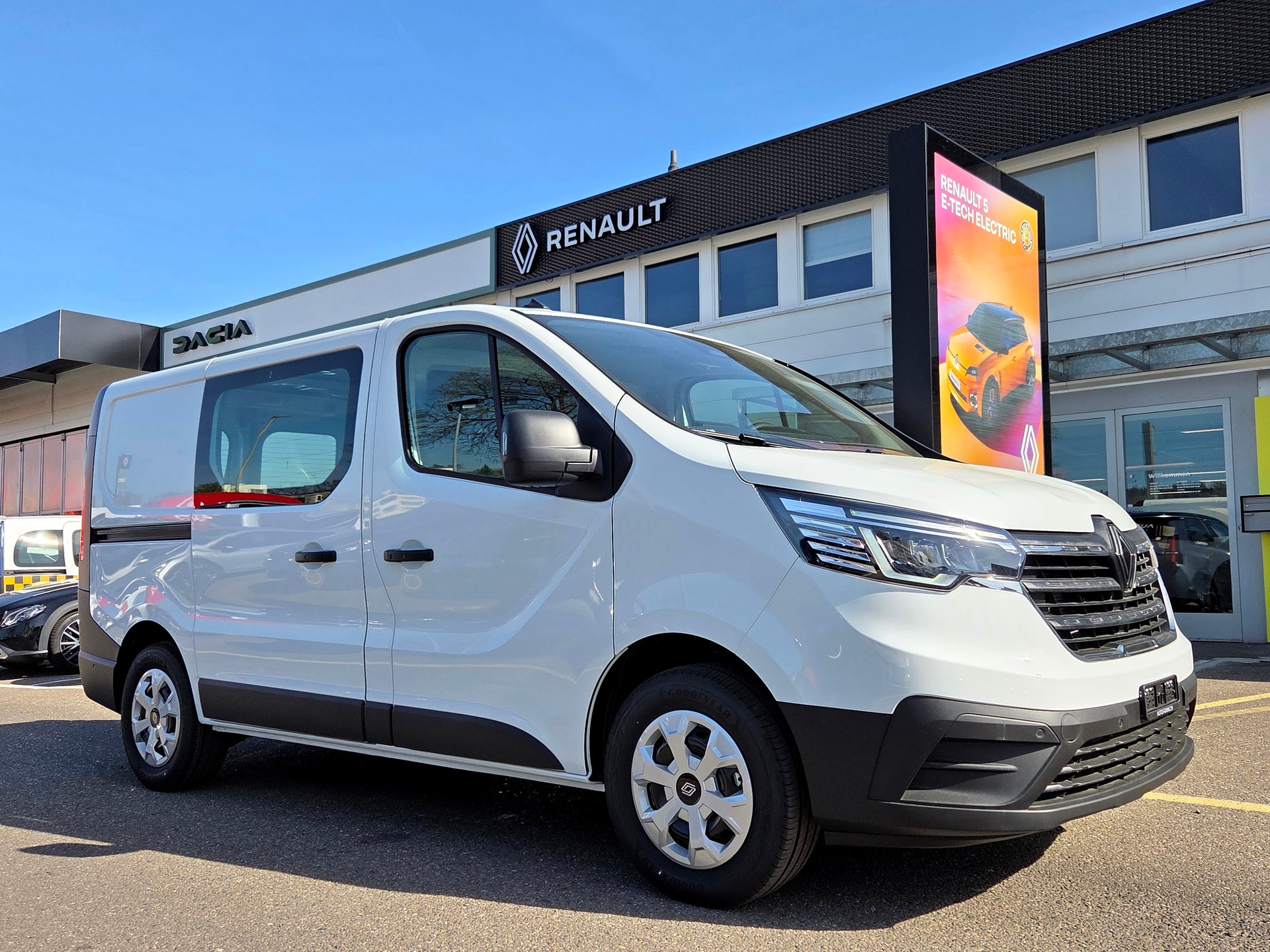 RENAULT Trafic Kaw. 3.0 t L1 H1 2.0 dCi Blue 150 Advance-image-13