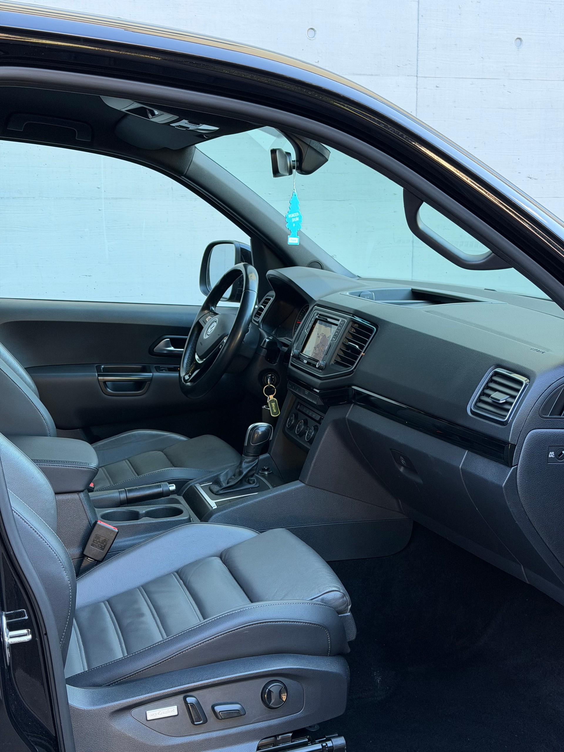 VW Amarok 3.0TDI Crossline 4Motion Automatic-image-6