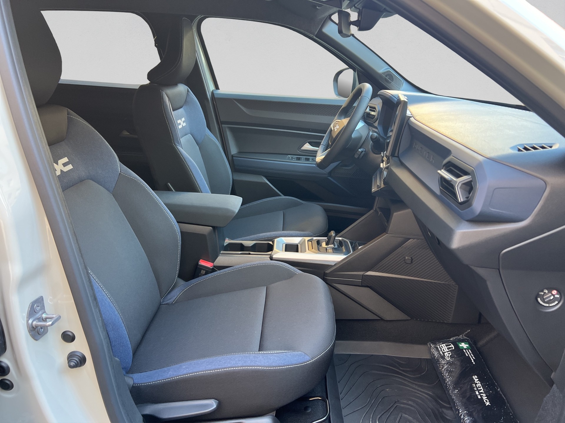 DACIA Duster HEV 140 Journey-image-10