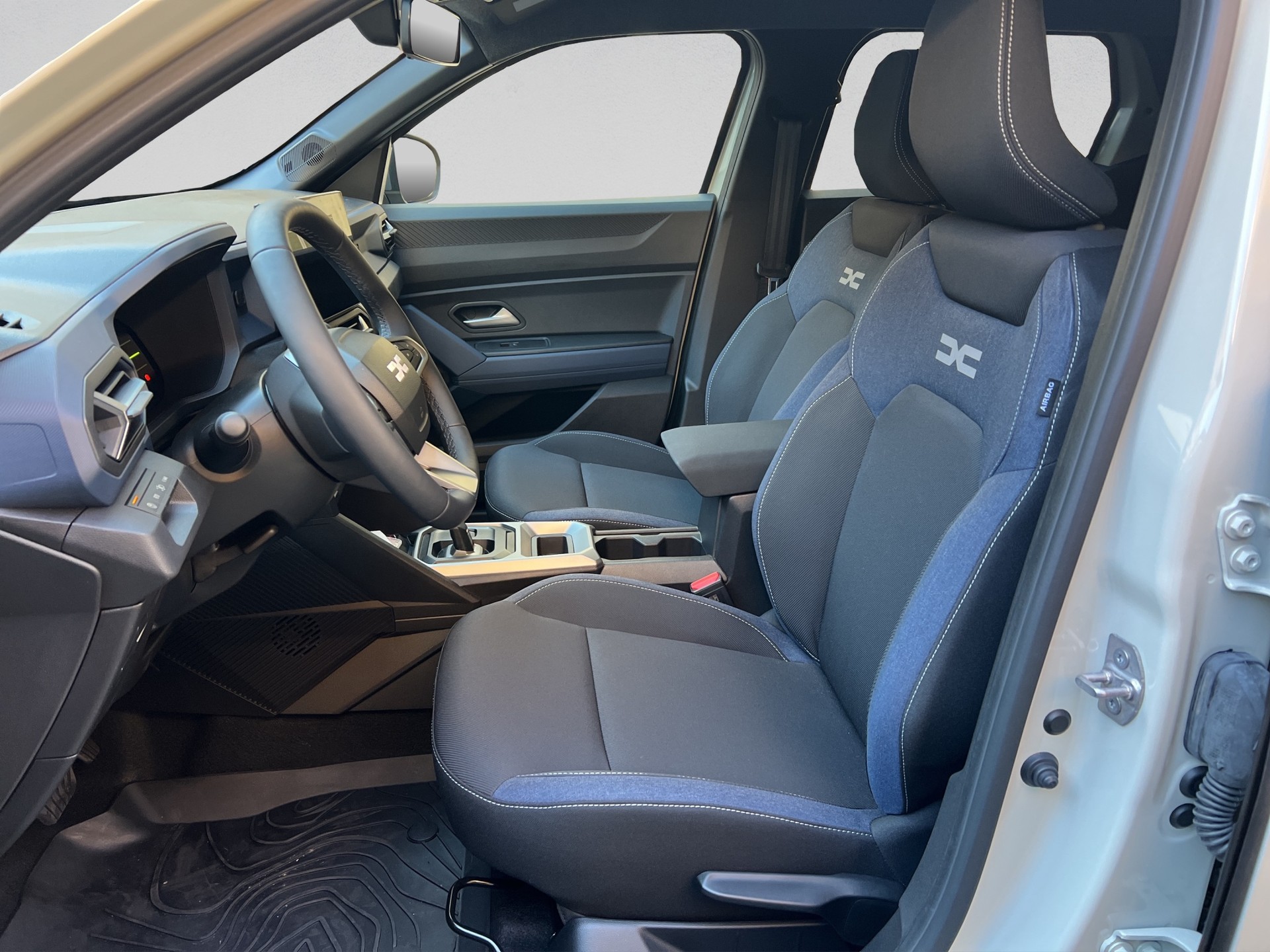 DACIA Duster HEV 140 Journey-image-6