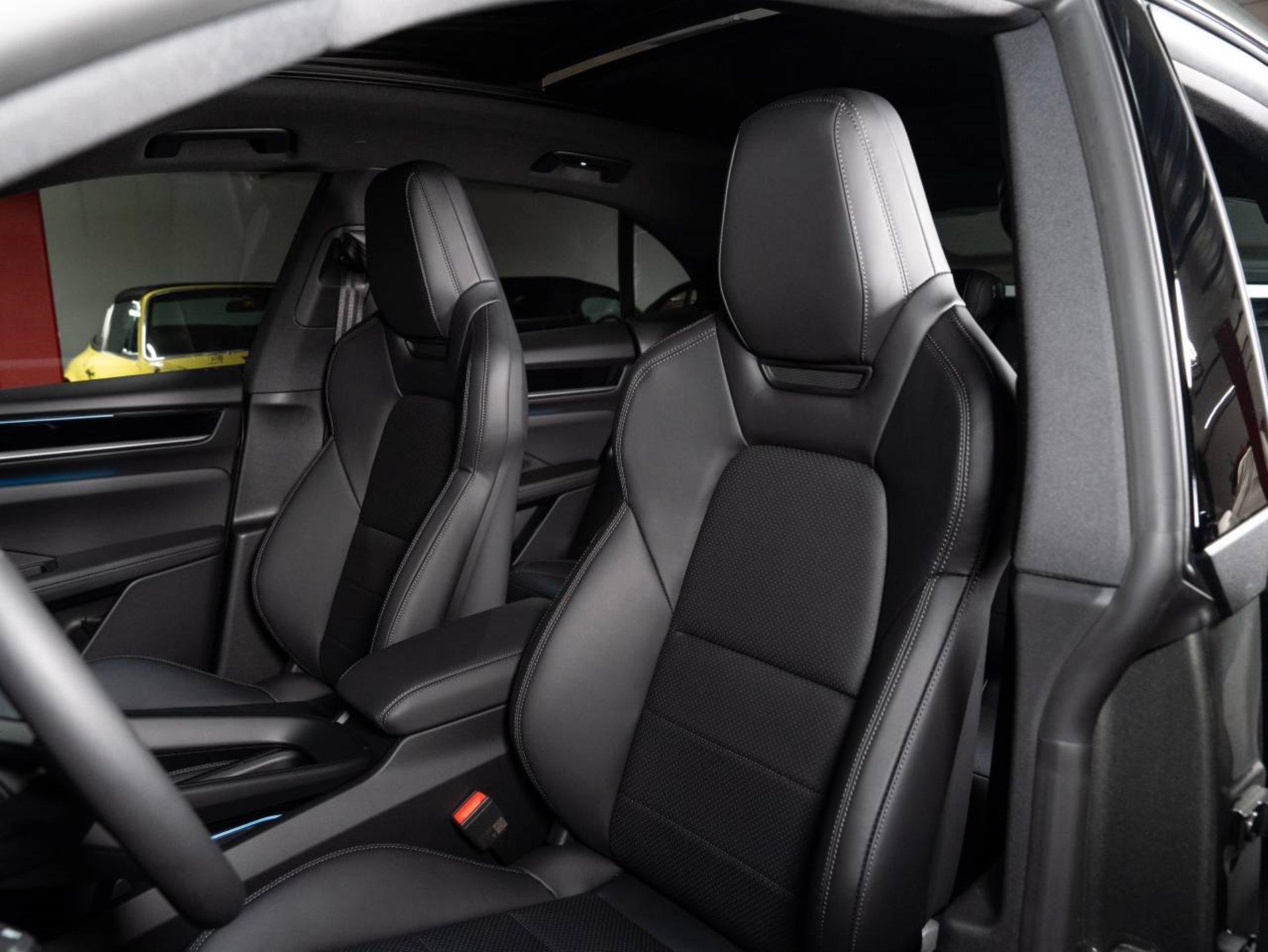 PORSCHE Macan 4-image-4
