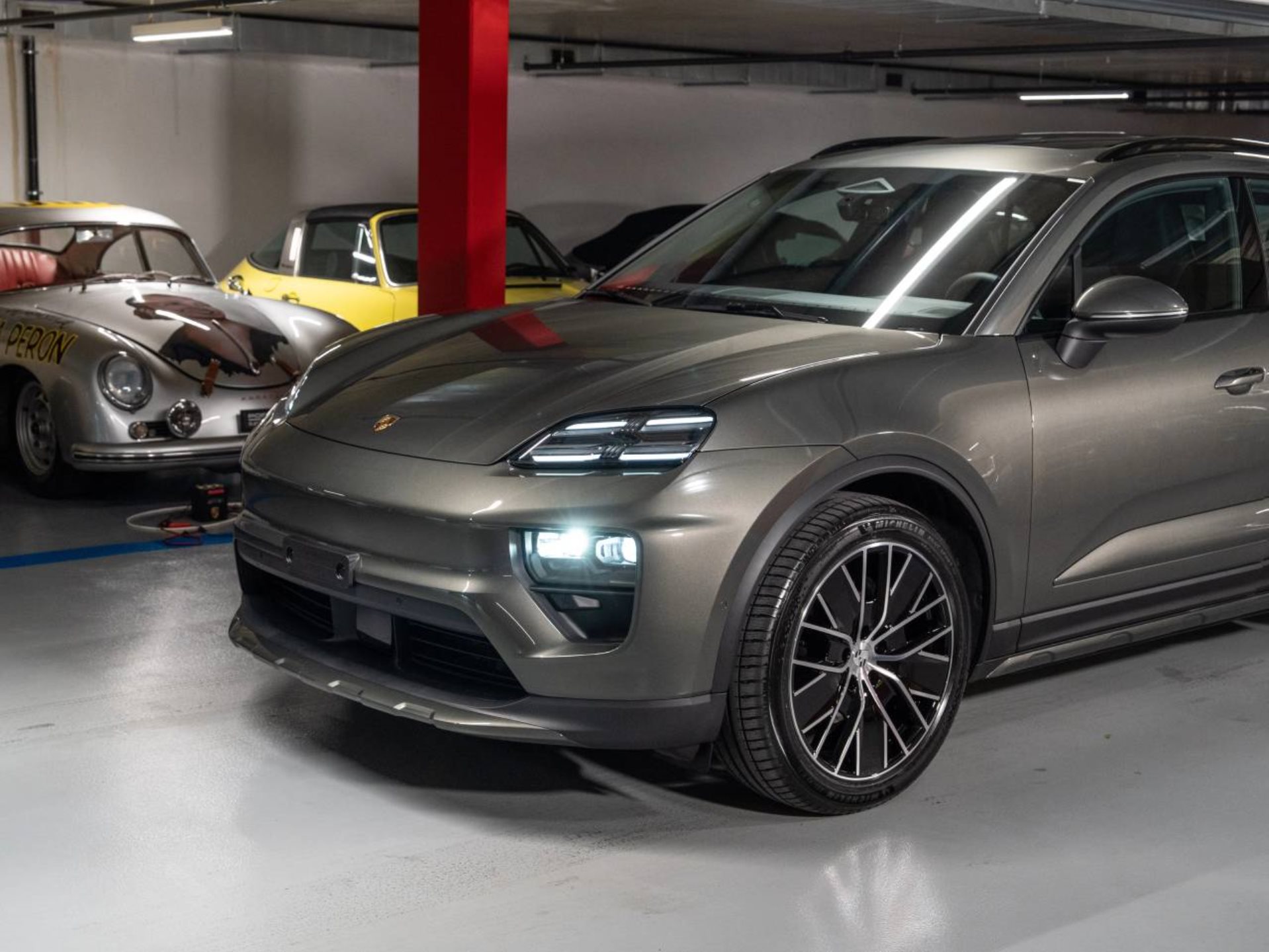 PORSCHE Macan 4-image-18