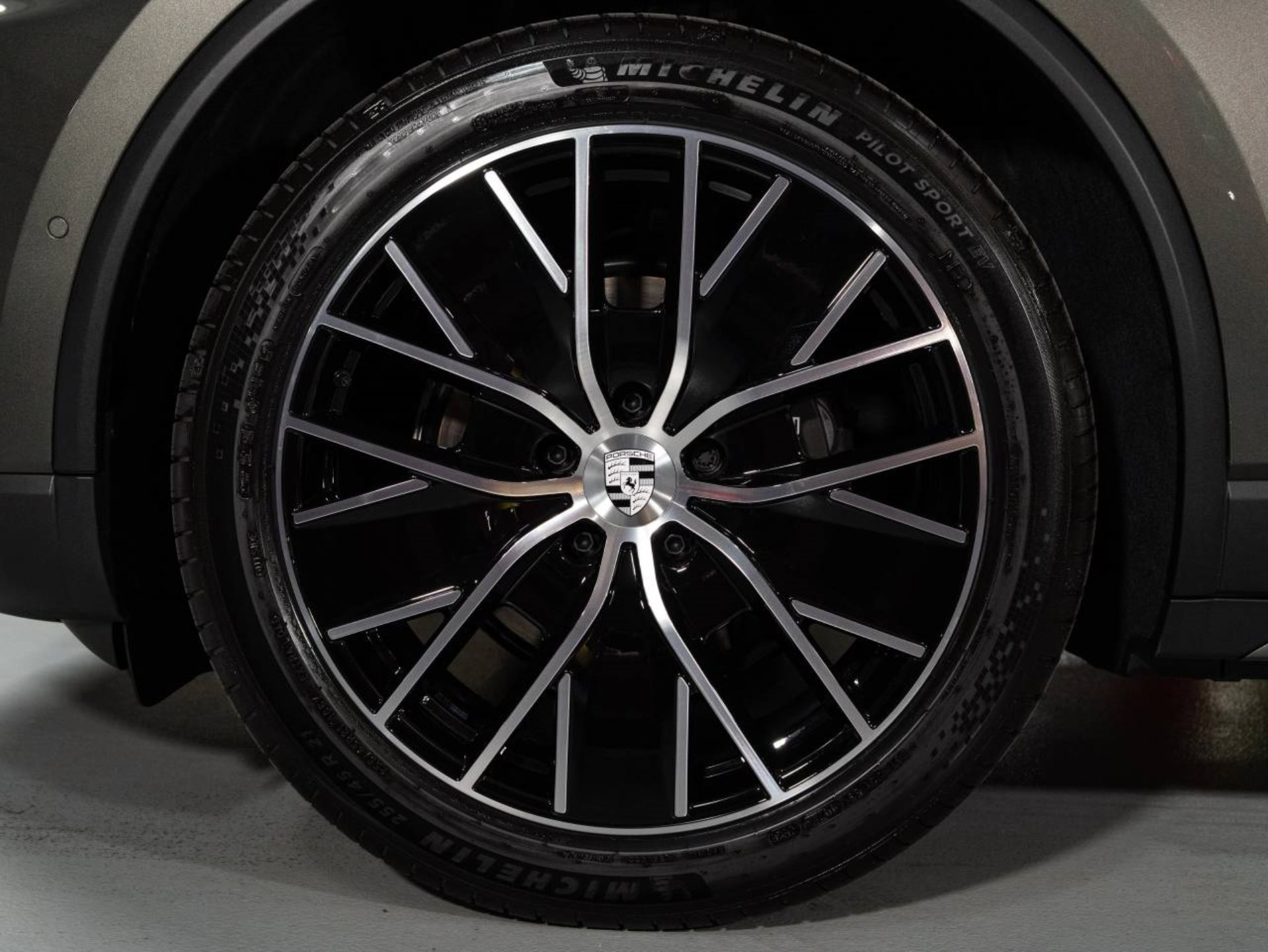 PORSCHE Macan 4-image-17
