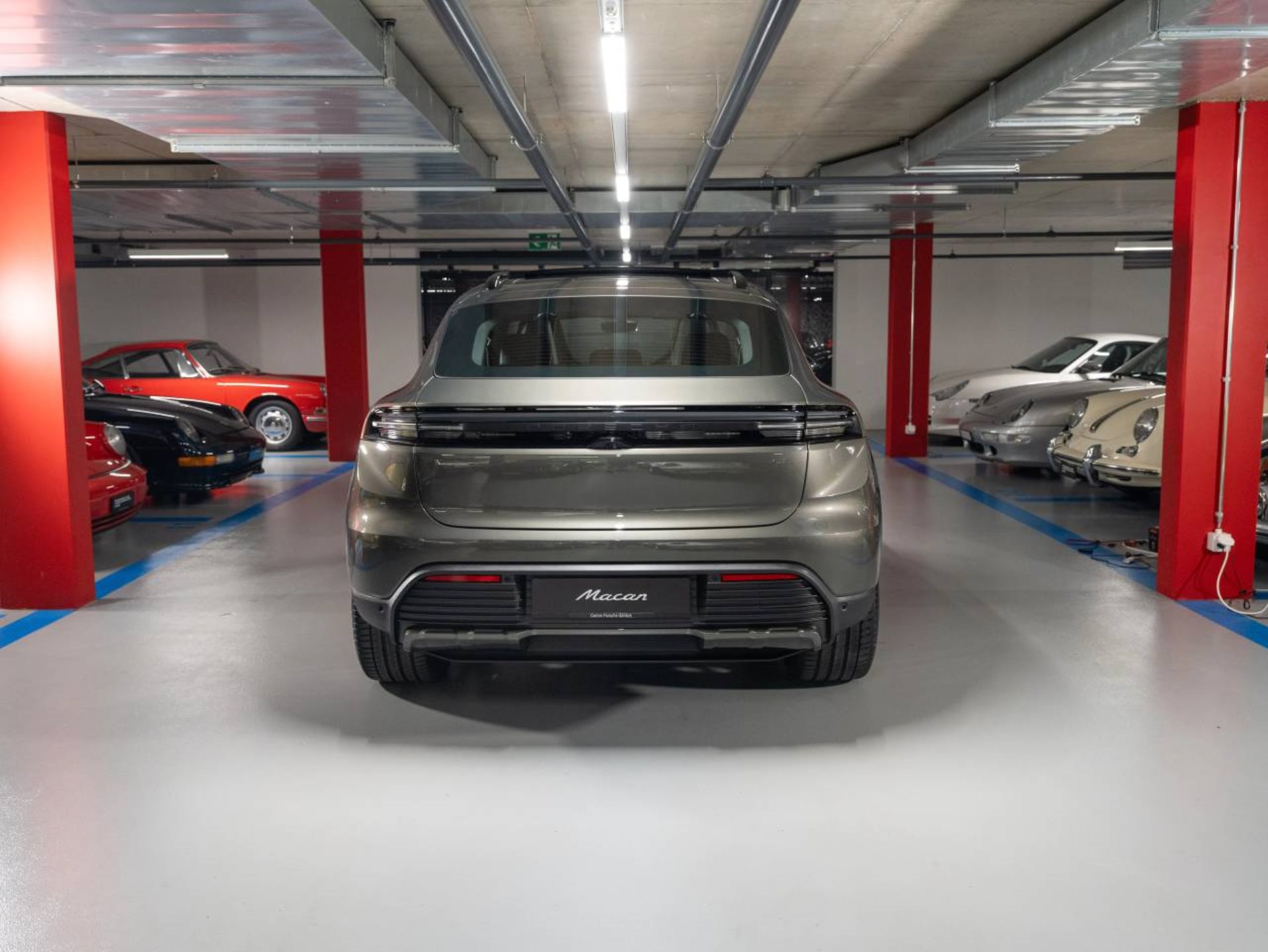 PORSCHE Macan 4-image-6