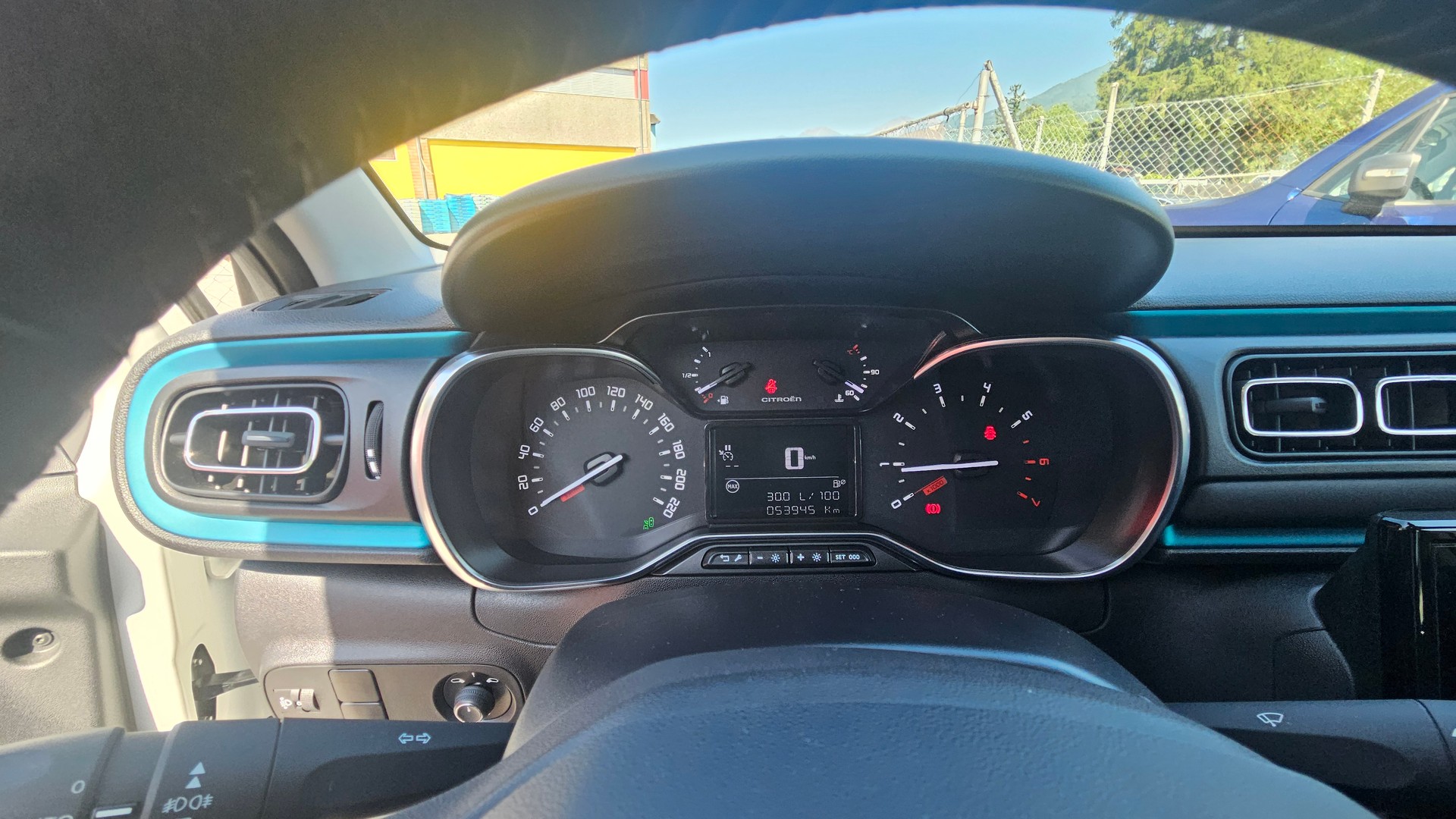 CITROEN C3 1.2i PureTech Shine-image-7