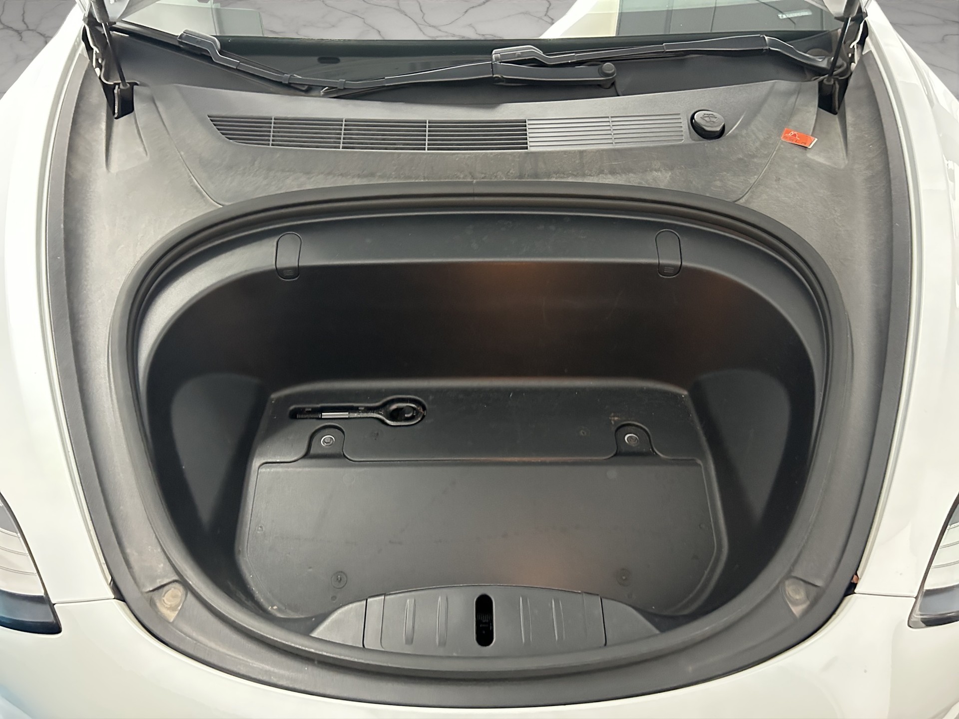 TESLA Model 3 Long Range Dual Motor AWD-image-10