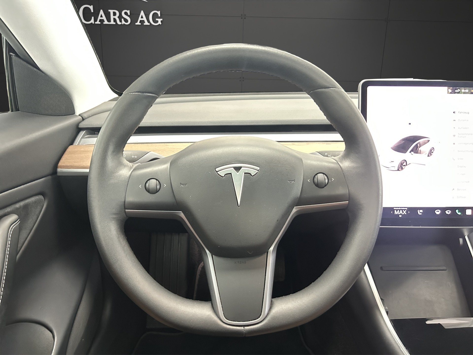 TESLA Model 3 Long Range Dual Motor AWD-image-8