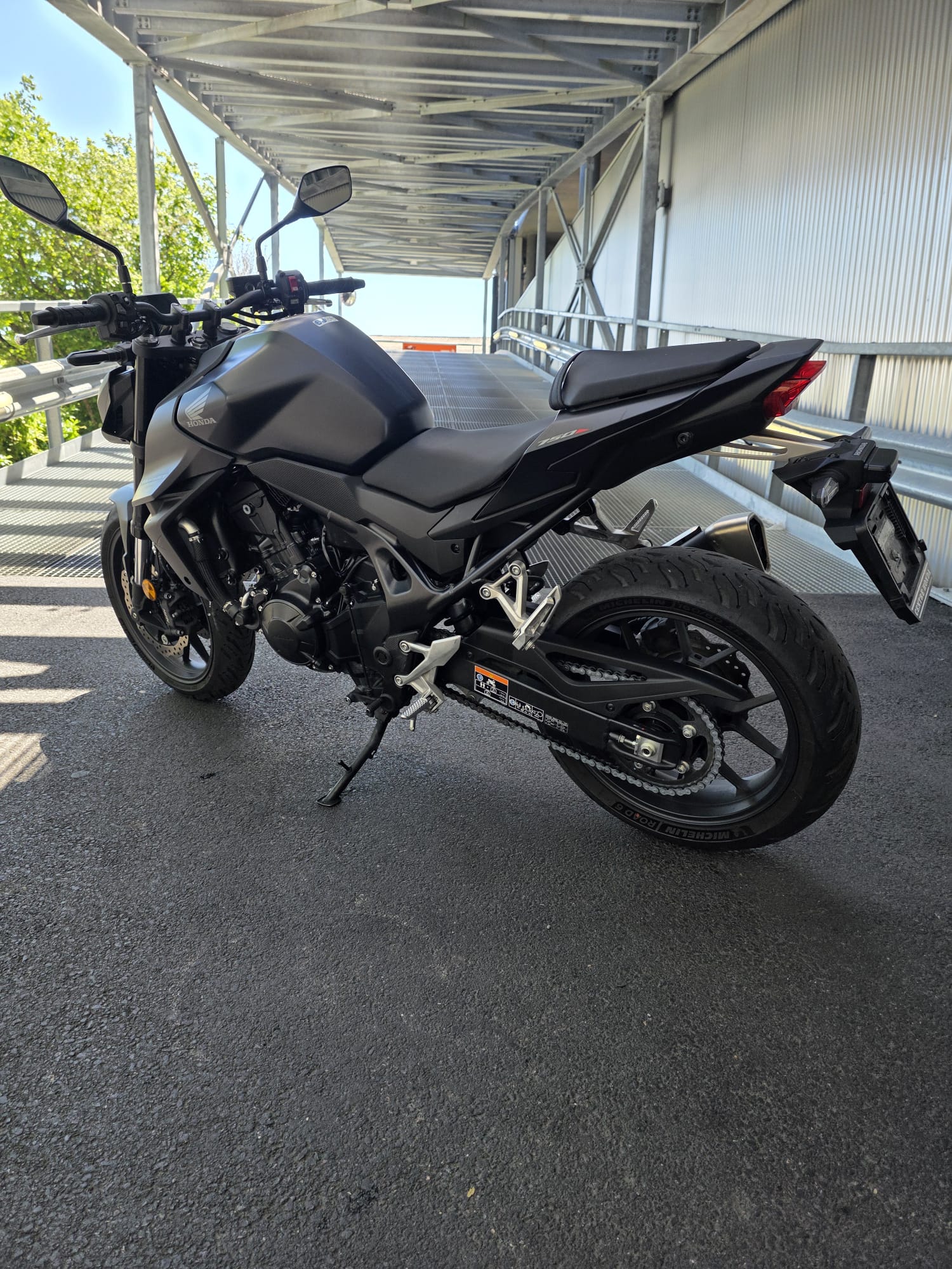 HONDA CB 750 Hornet-showroom-element-2