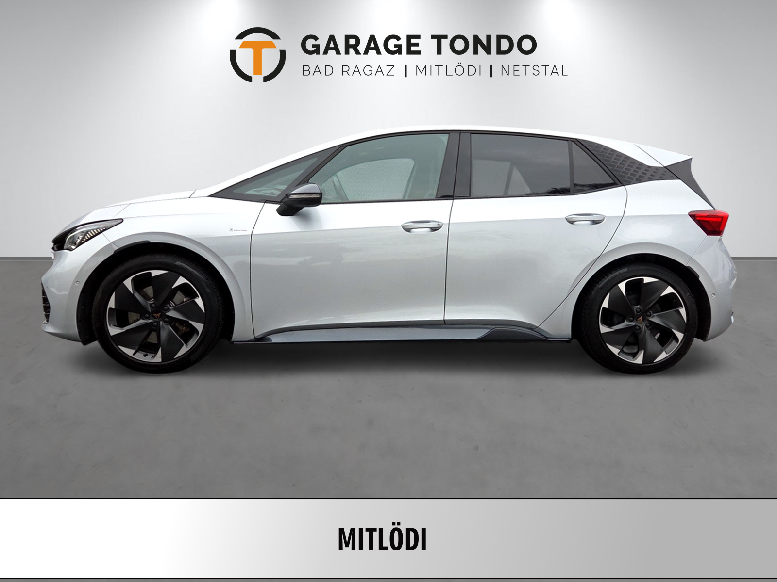 CUPRA Born Electric e-Boost-showroom-element-2