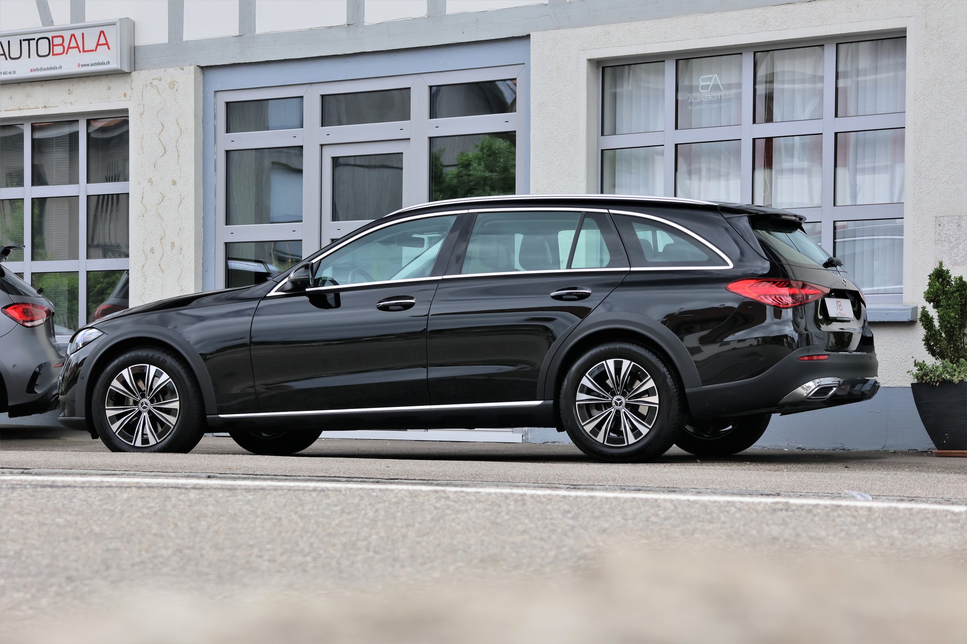 MERCEDES-BENZ C 200 T 4Matic All-Terain Avantgarde (CH)-showroom-element-3