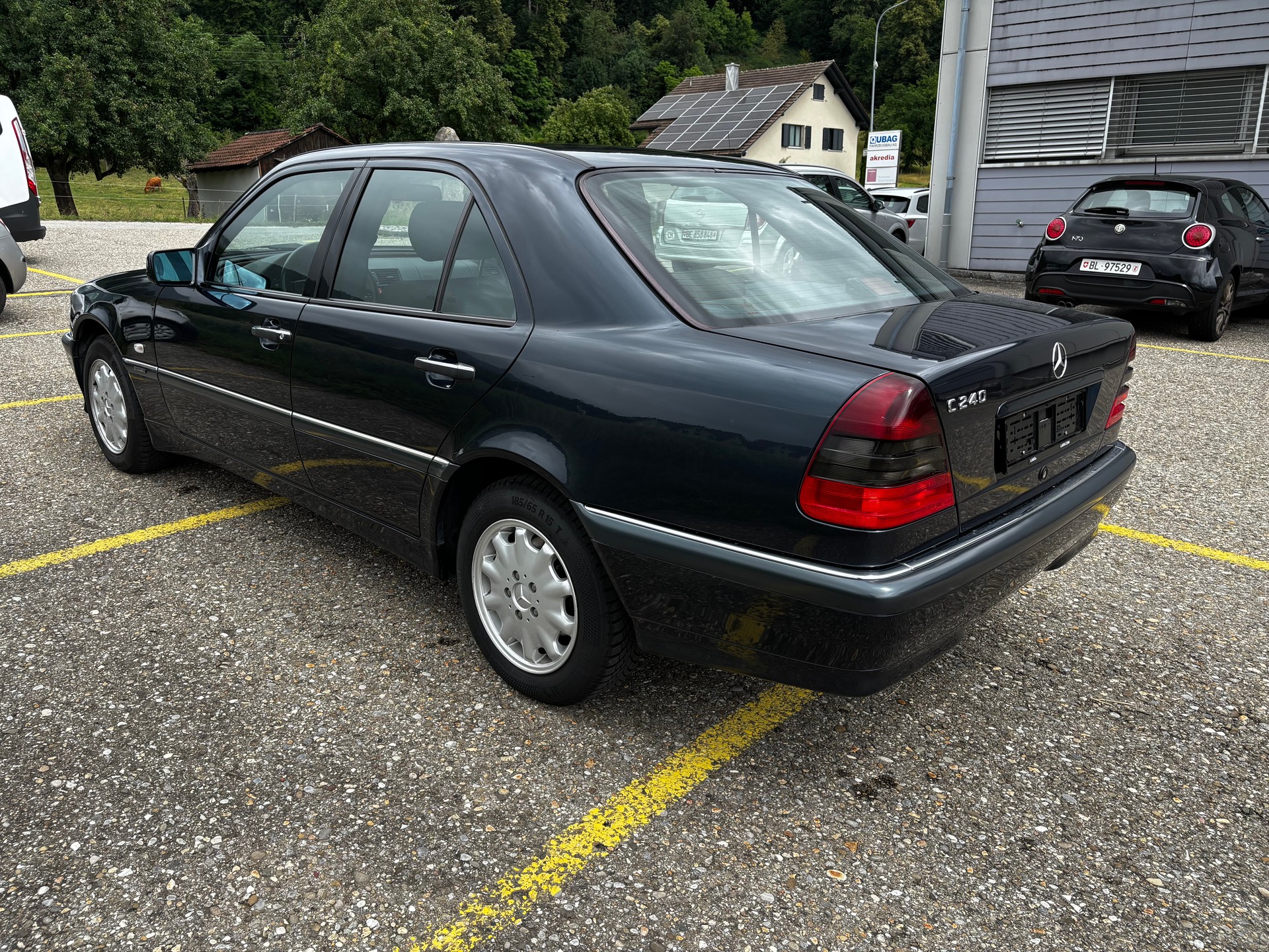 MERCEDES-BENZ C 240 Elégance-image-5