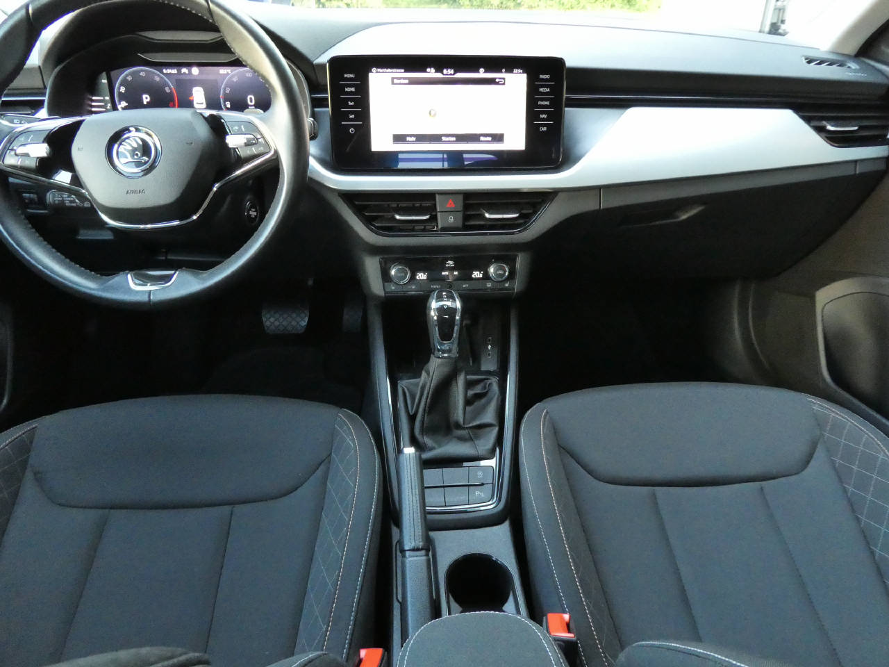 SKODA Kamiq 1.0 TSI Ambition DSG-image-12
