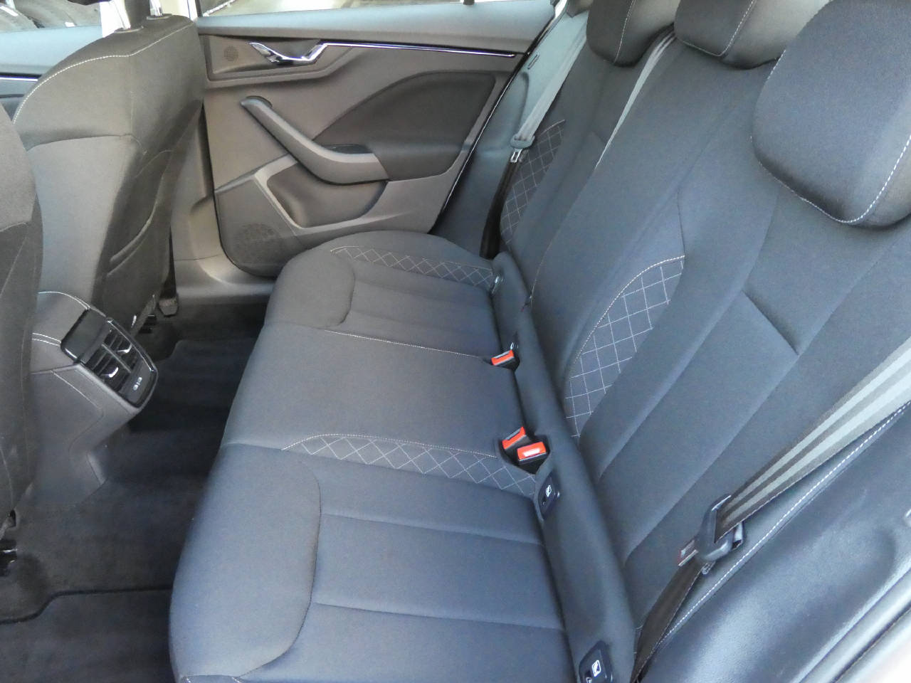 SKODA Kamiq 1.0 TSI Ambition DSG-image-9
