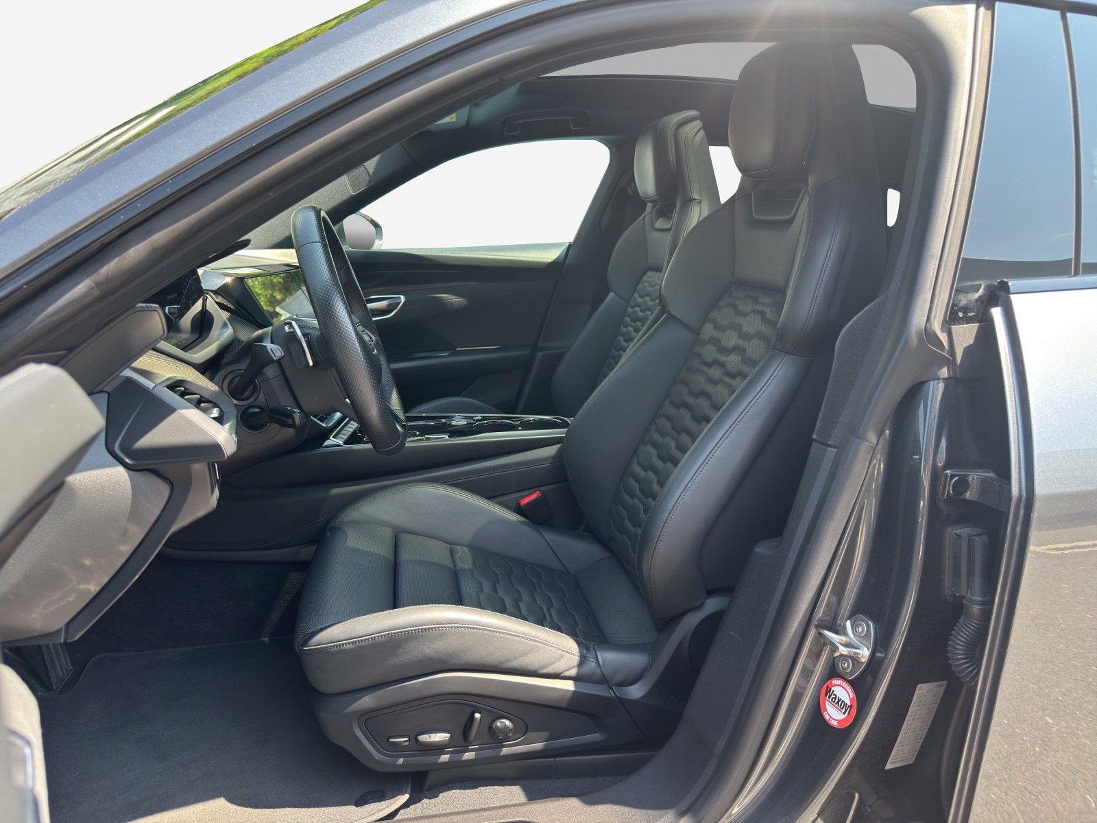 AUDI e-tron GT quattro-image-7