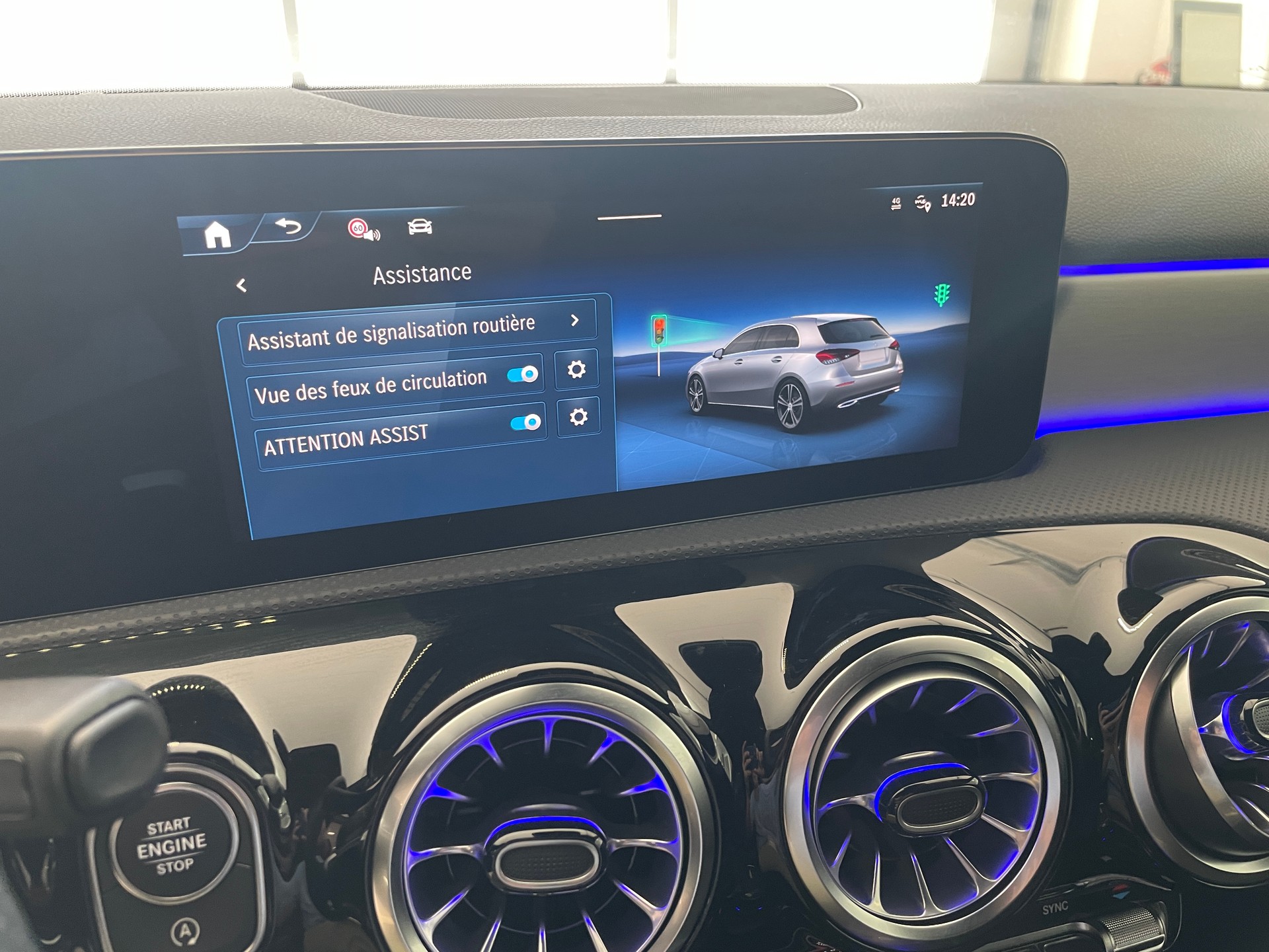 MERCEDES-BENZ A 250 4Matic 8G-DCT AMG Line-image-19