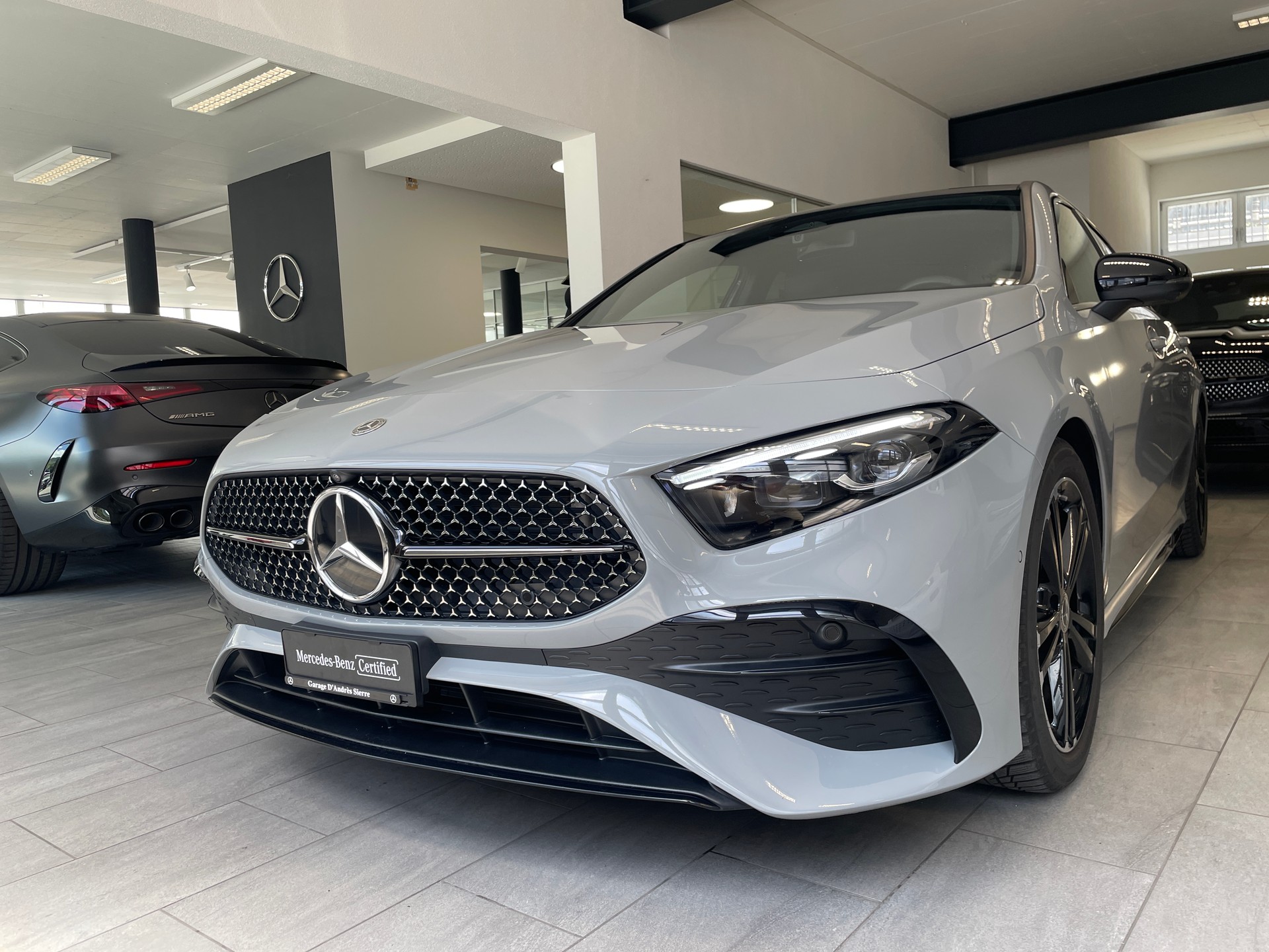 MERCEDES-BENZ A 250 4Matic 8G-DCT AMG Line-showroom-element-2
