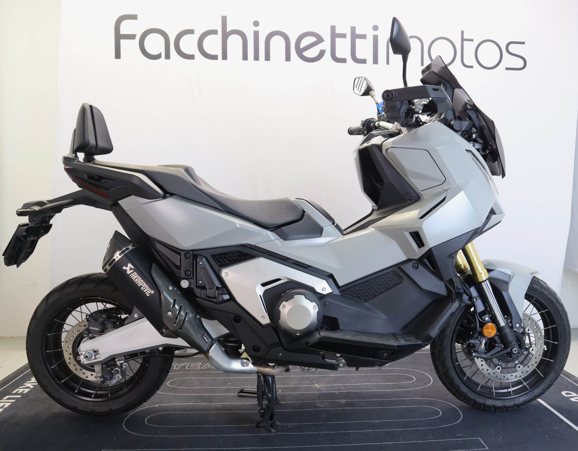 HONDA X-ADV 750-image-0