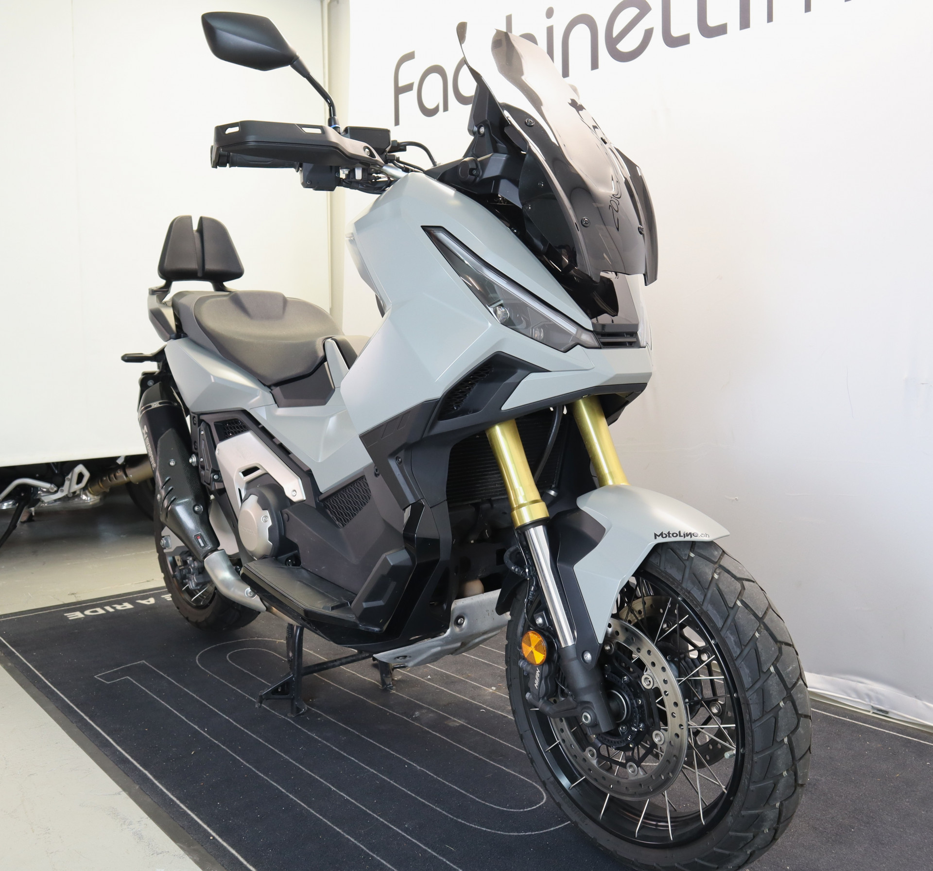 HONDA X-ADV 750-image-3