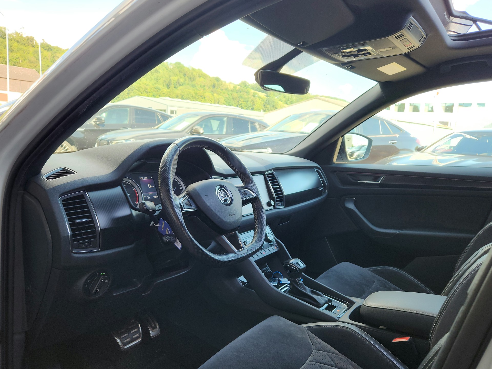 SKODA Kodiaq 2.0 TSI Sport Line DSG 4x4 (CH)-image-4