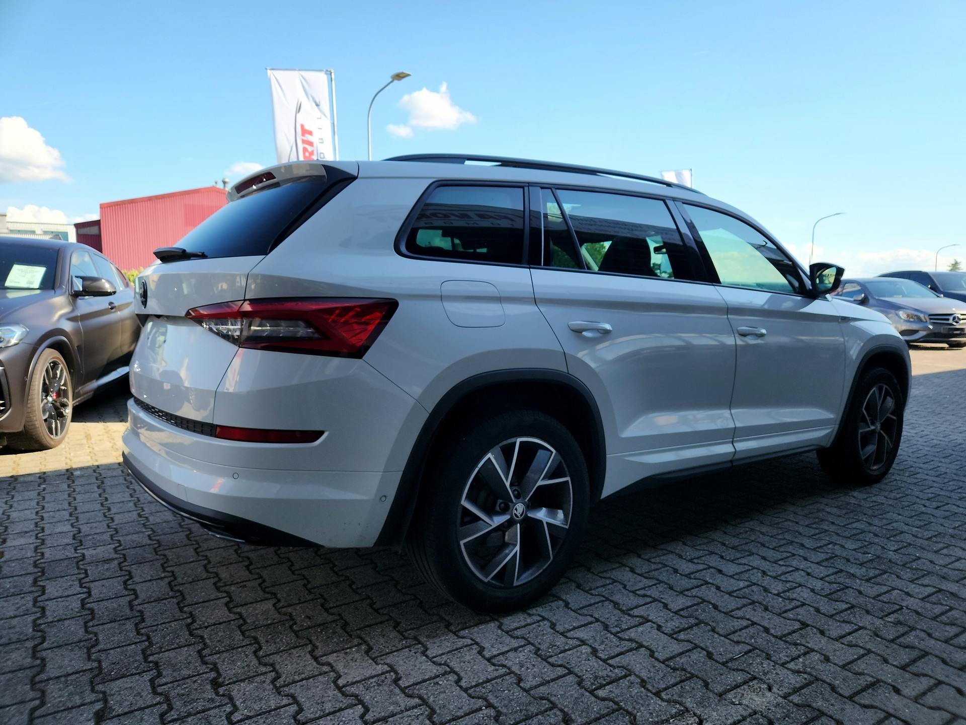 SKODA Kodiaq 2.0 TSI Sport Line DSG 4x4 (CH)-image-11
