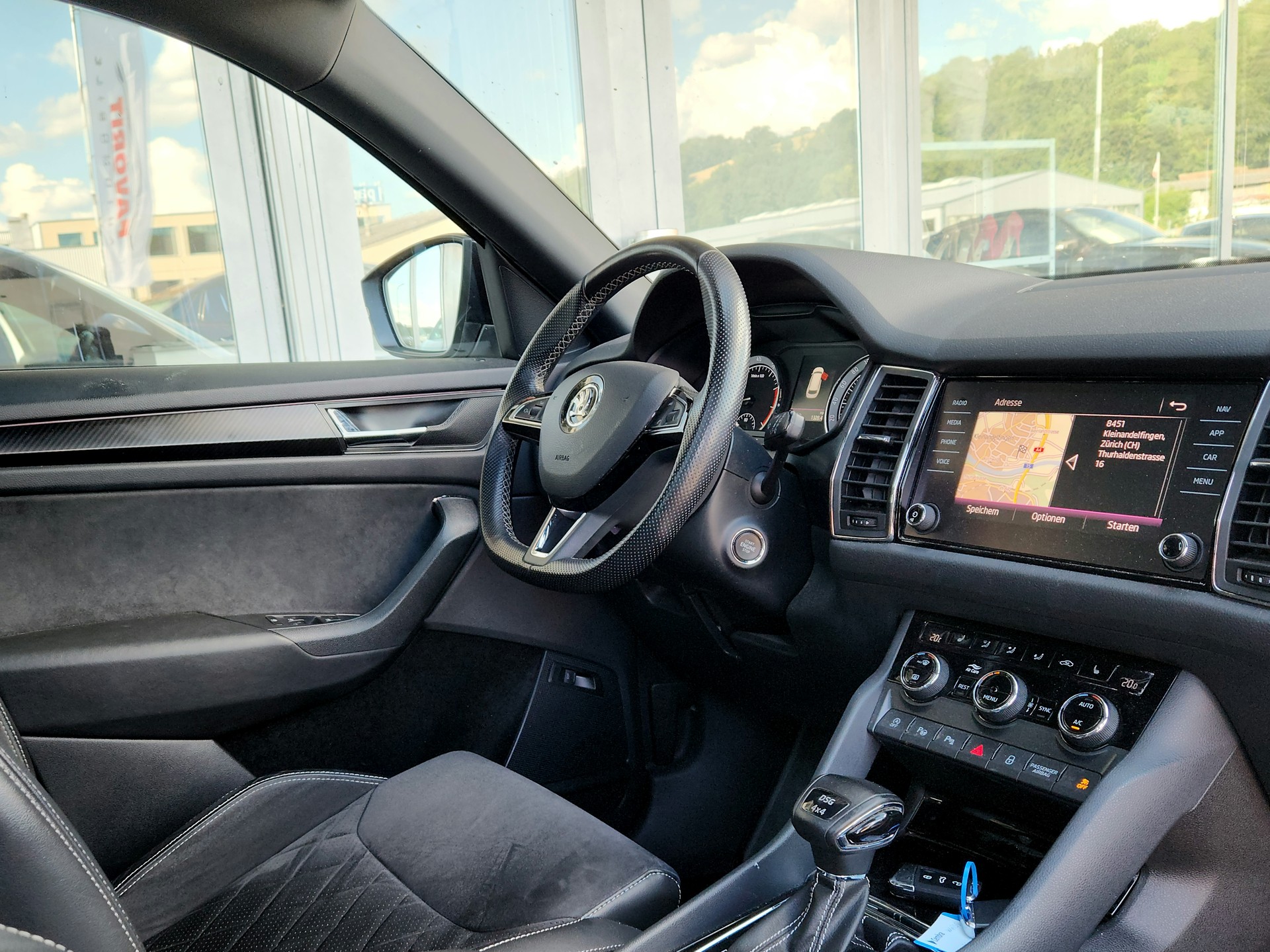 SKODA Kodiaq 2.0 TSI Sport Line DSG 4x4 (CH)-image-9