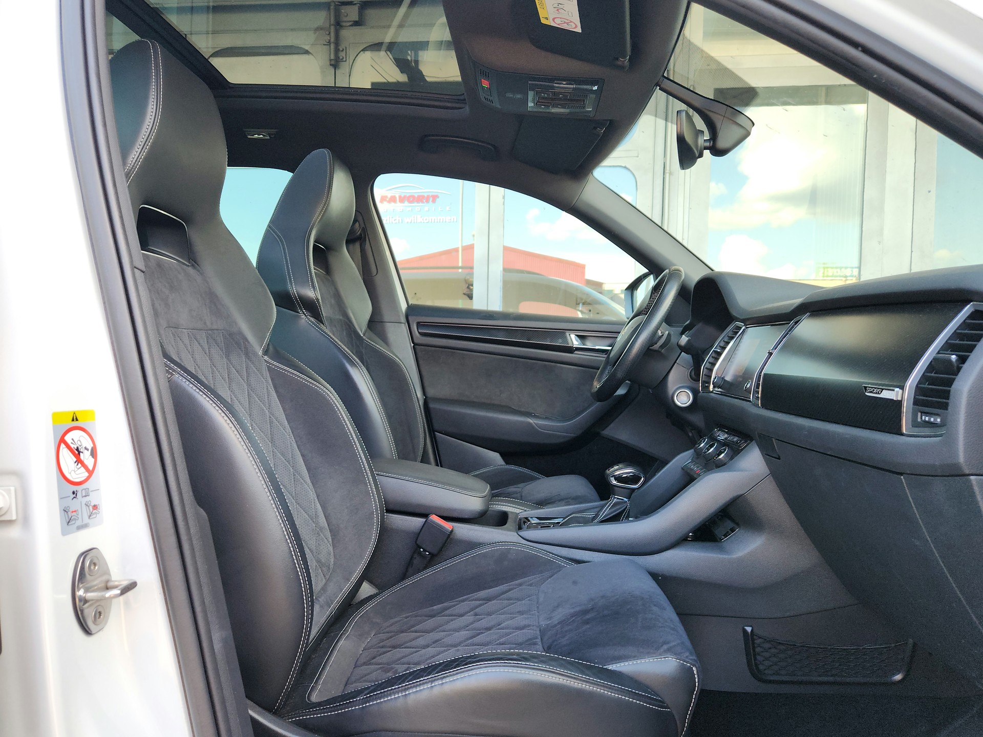 SKODA Kodiaq 2.0 TSI Sport Line DSG 4x4 (CH)-image-8