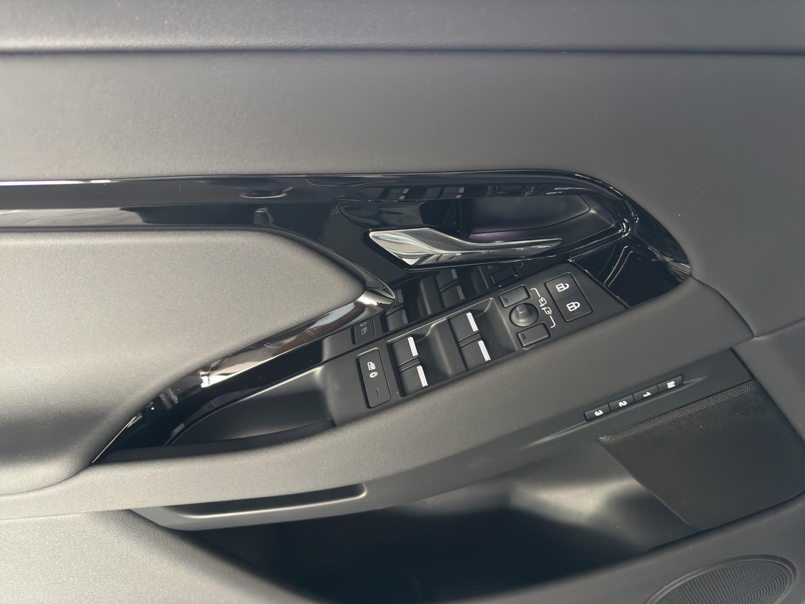 LAND ROVER Range Rover Evoque 1.5 T 270e Dynamic SE Plug In Hybrid mit AHK-image-9
