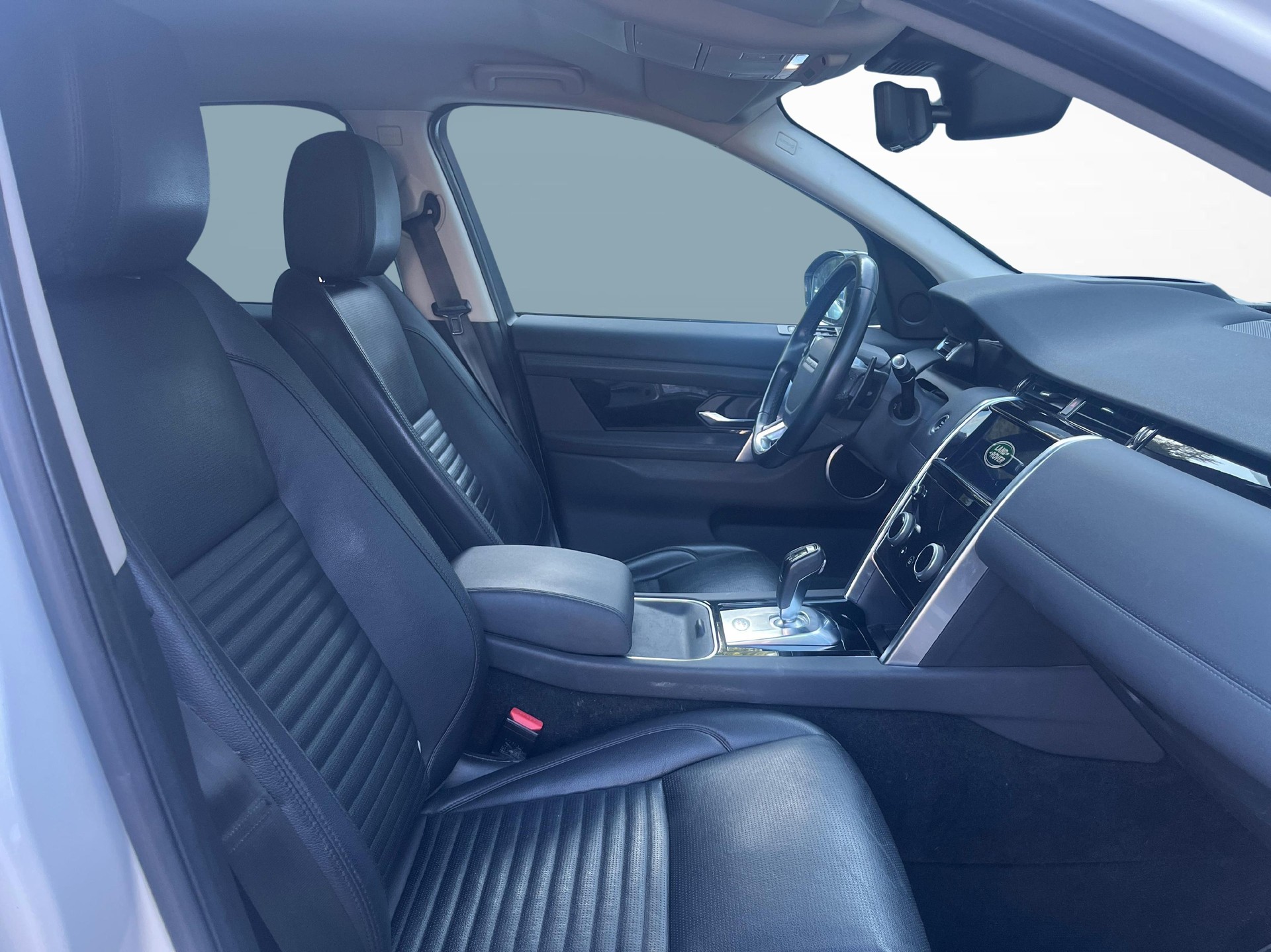 LAND ROVER Discovery Sport 2.0 TD4 | 7-PLÄTZER | Anhängerkupplung | Head-Up Display-image-9