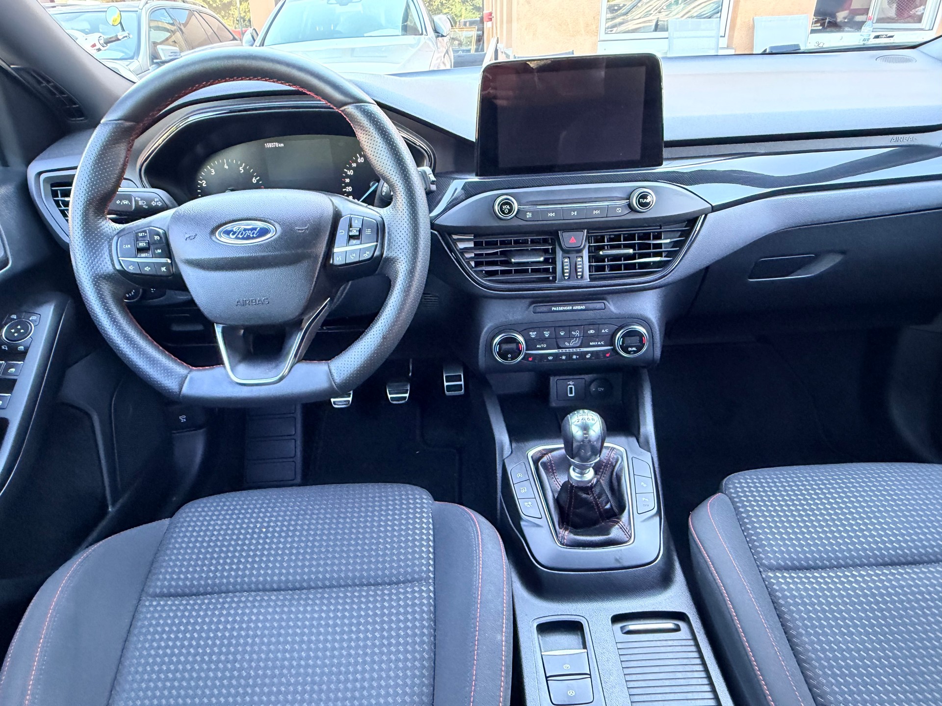 FORD Focus 1.0 SCTi Titanium ST-Line-image-13