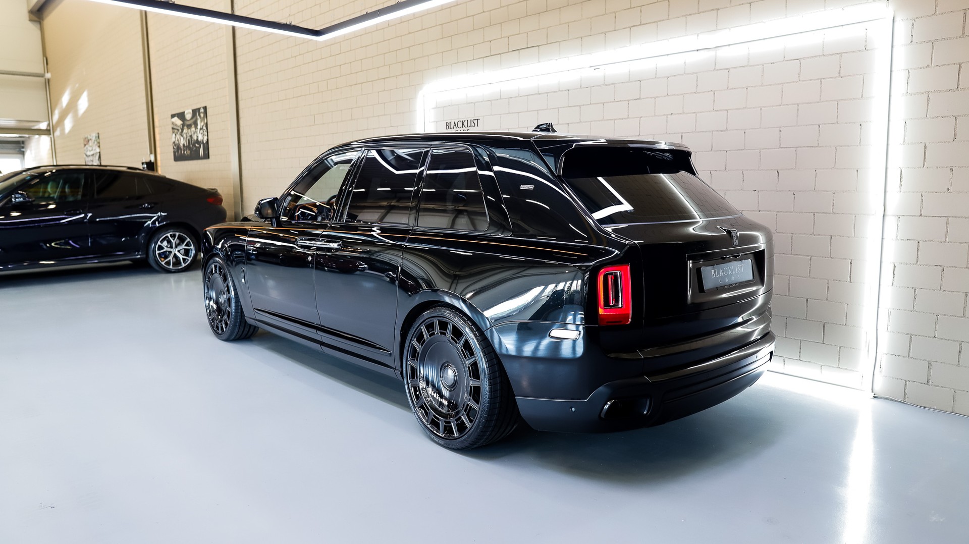 ROLLS-ROYCE Cullinan 6.7 V12 * MANSORY *-showroom-element-3